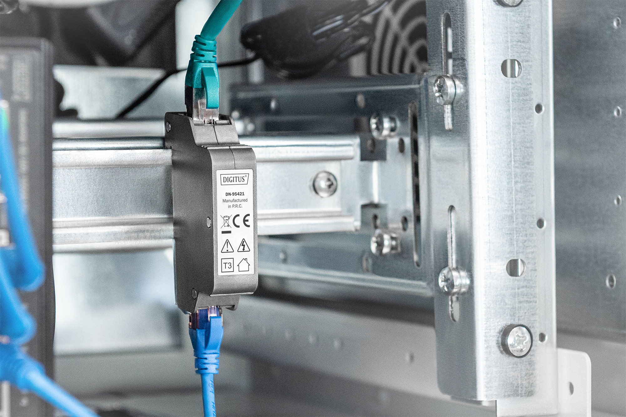 DIGITUS DN-95421 PoE Surge Protector (RJ45), DIN-Schienenmontage, Indoor