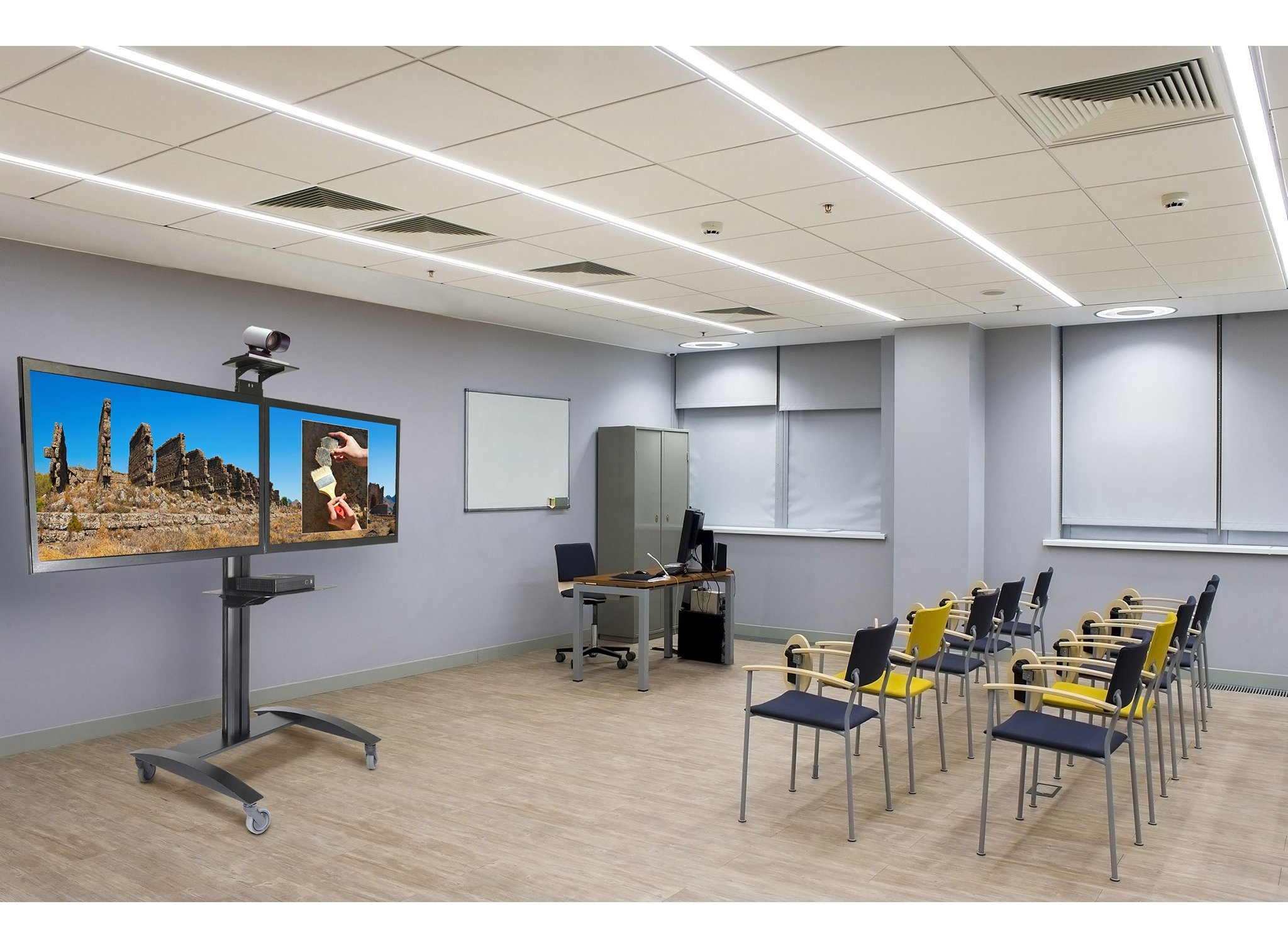Peerless-AV Roll-Stand SR555M Videoconference für 2x 40-65"
