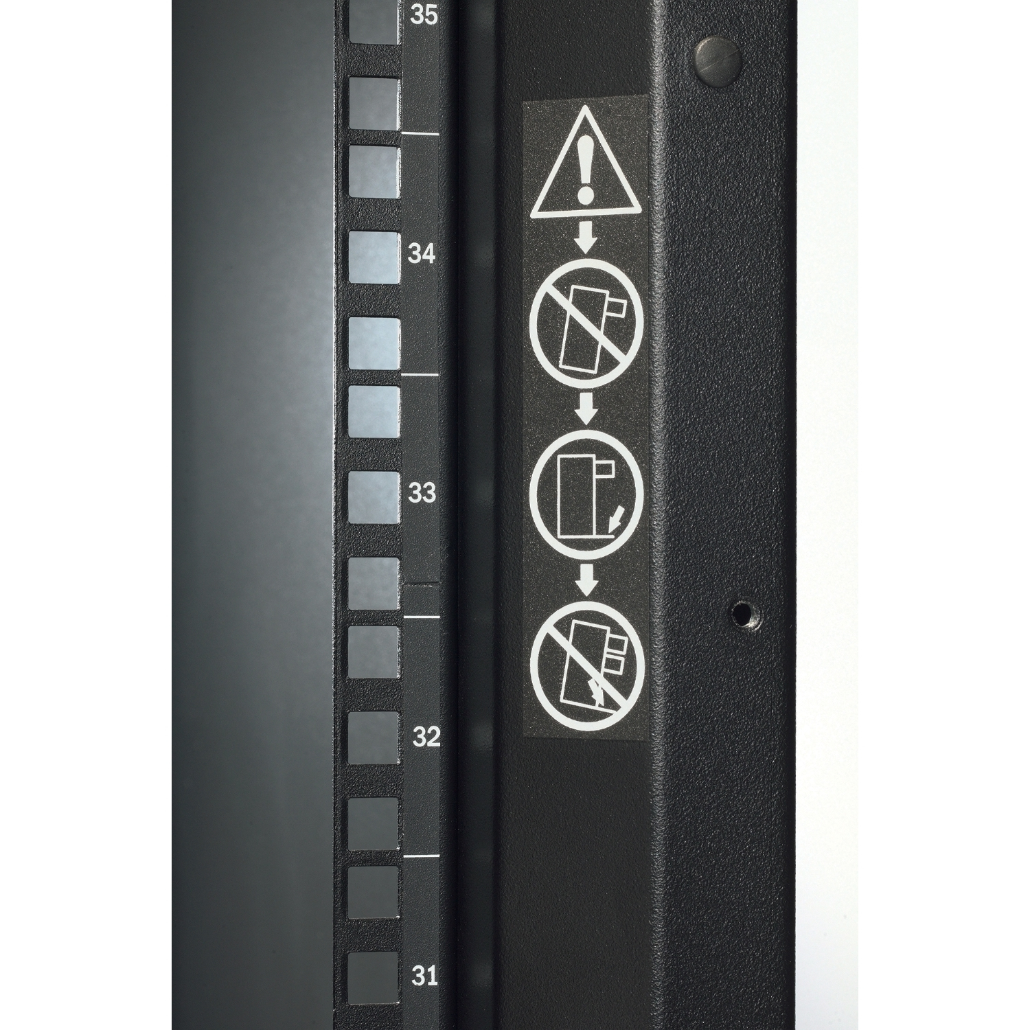 APC AR3100X617 - NetShelter SX 42U 600mm Wide x 1070mm Deep Enclosure Without Sides Without Doors Black