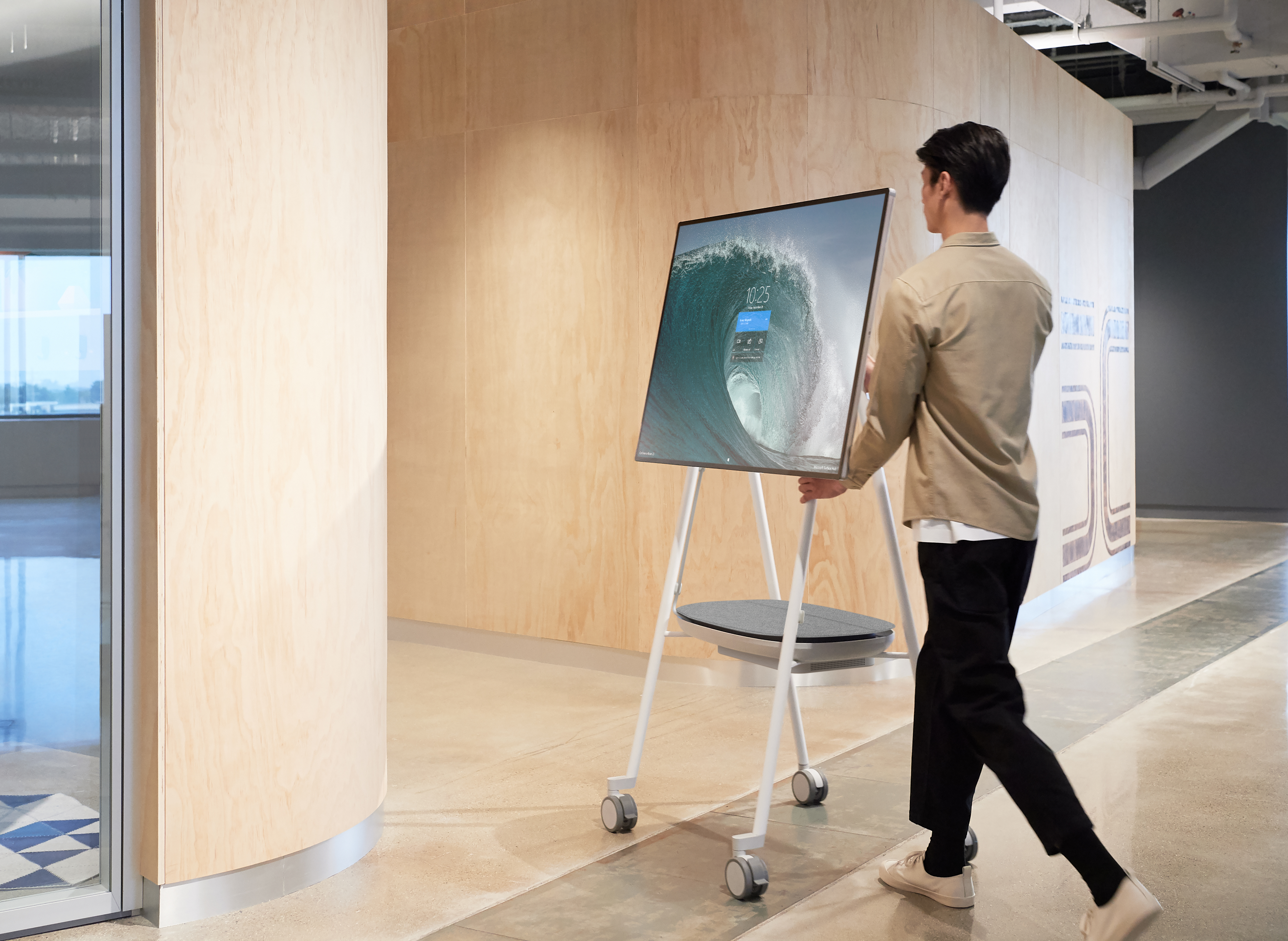 APC CSH2 - Smart-UPS Charge Mobile Battery for Microsoft Surface Hub 2S