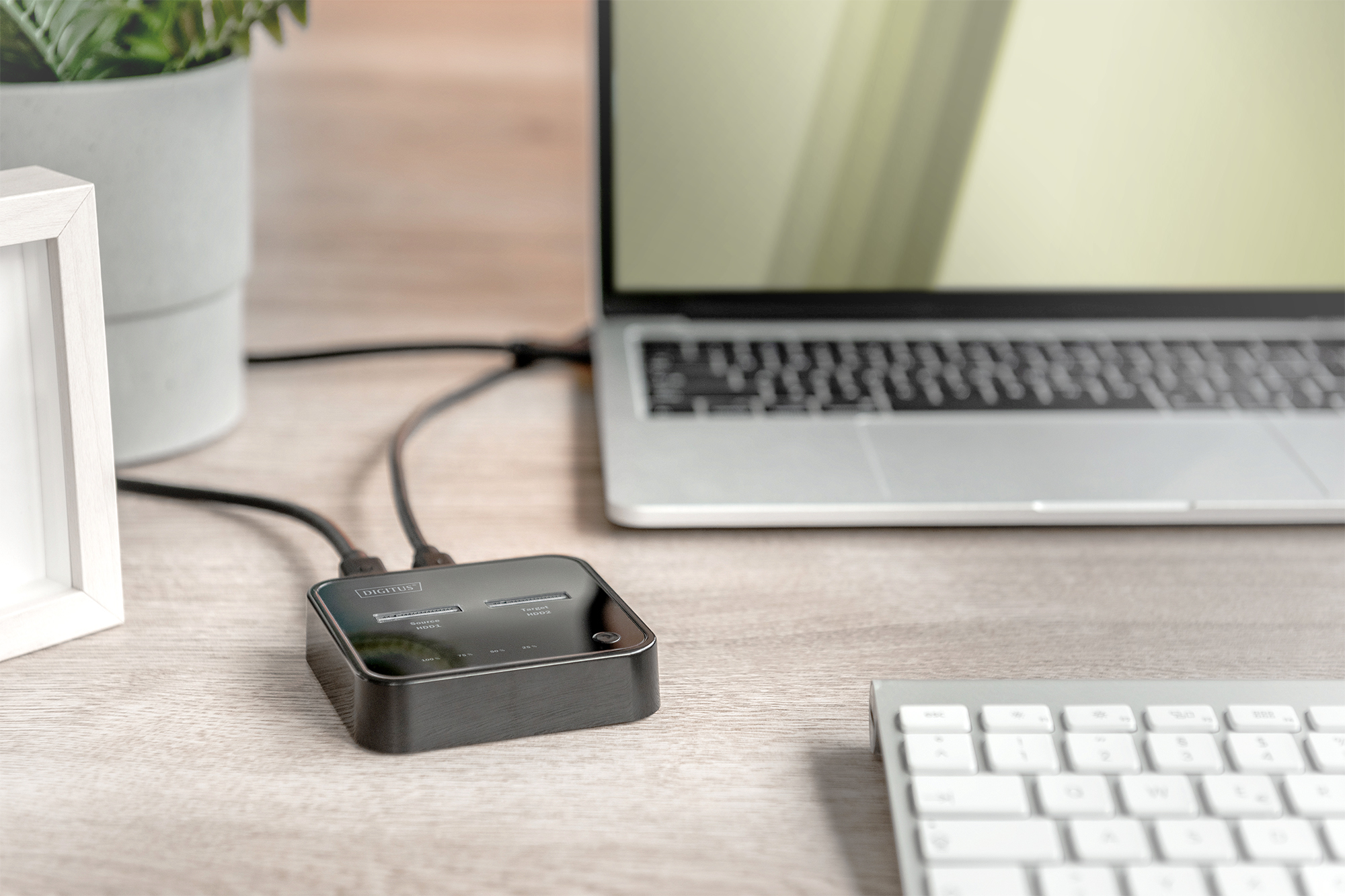 DIGITUS DA-71545 Dual M.2 NVMe SSD Docking Station mit Offline-Klonfunktion, USB-C™