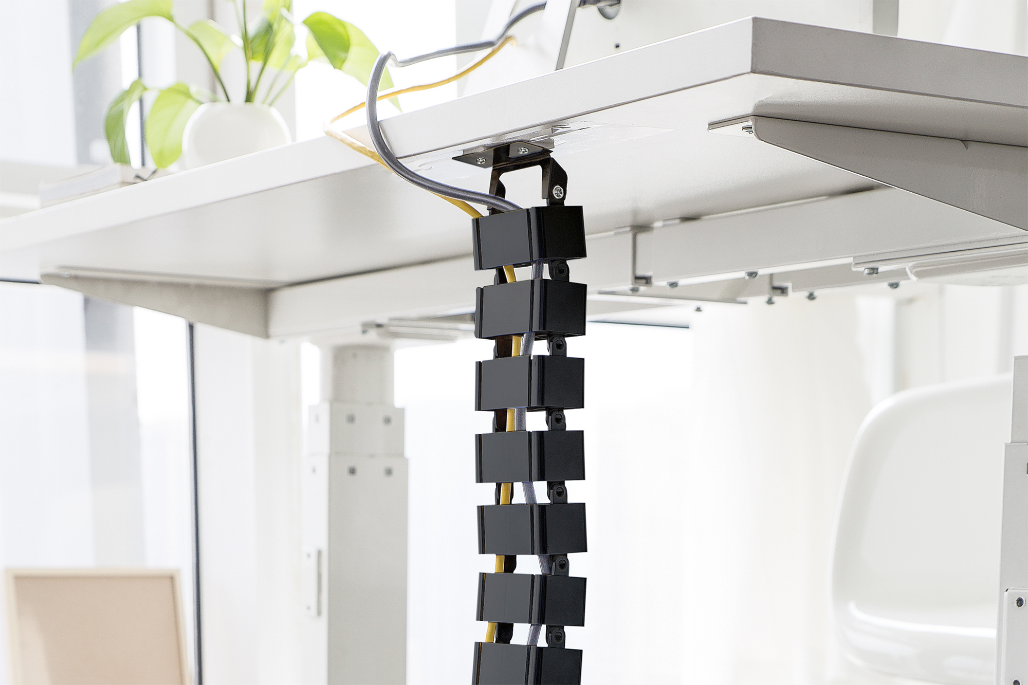 DIGITUS DA-90505 Flexible Kabelführung mit anpassbarer Länge