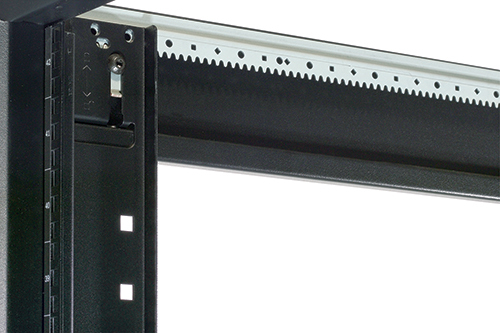 APC AR3100SP - NetShelter SX 42U 600mm Wide x 1070mm Deep Enclosure mit Sides Black -2000 lbs. Shock Packaging