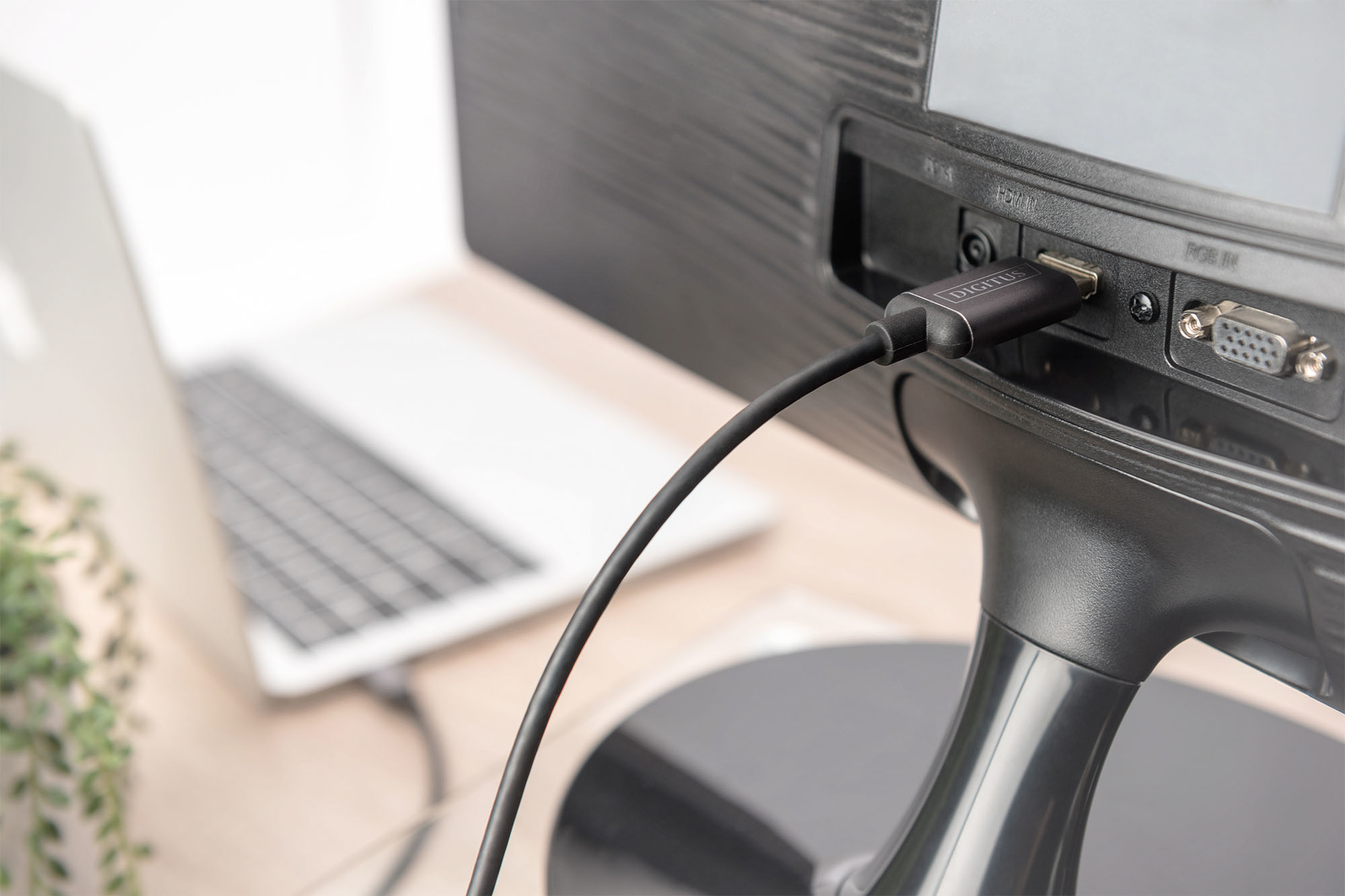DIGITUS DA-70821 USB-C - HDMI Adapter, 1,8 m 4K/30Hz, schwarz, Metallgehäuse