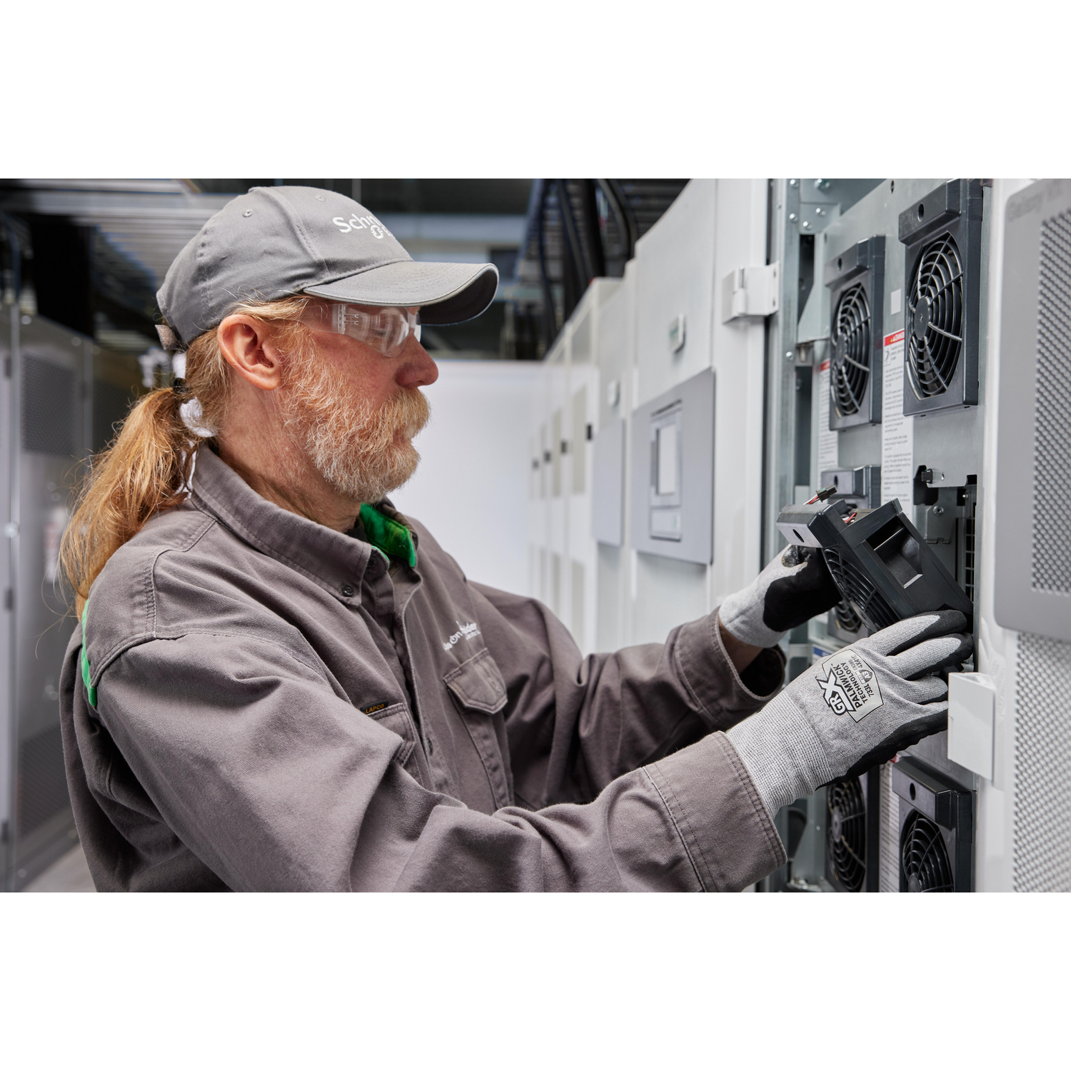 Hardware technician, Schutzbrille, Handschuhe, Industrieausrüstung, Servergehäuse
