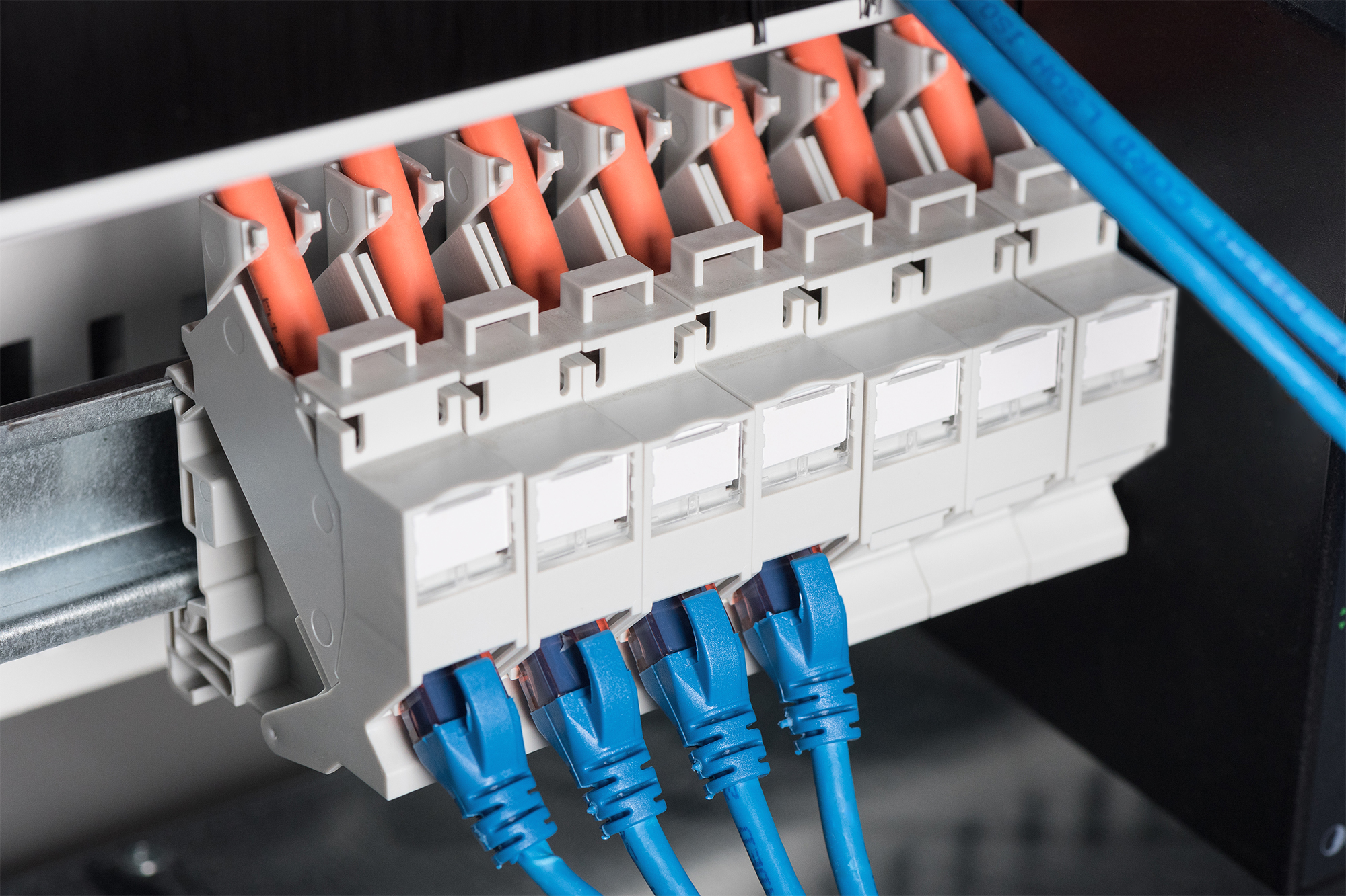 DIGITUS AN-25187 Hutschienenadapter für Keystone Module, IP20