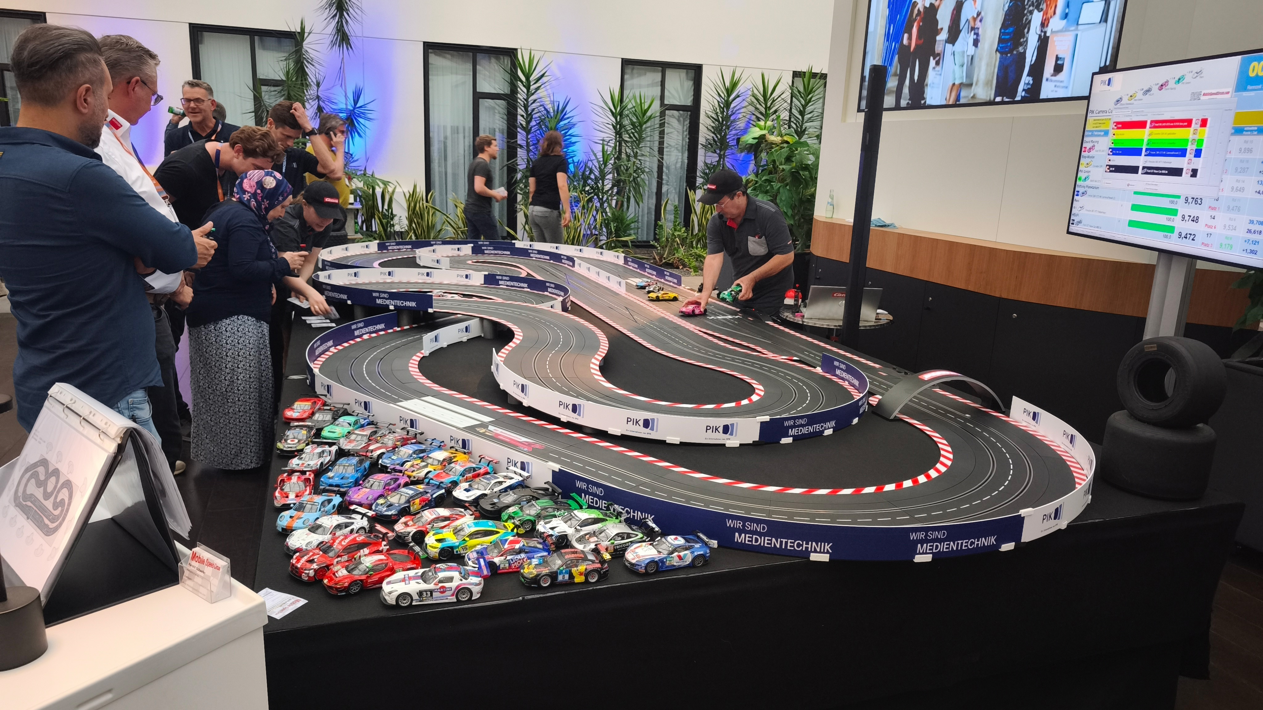 Slot Auto, Rennstrecke, Modelautos, Miniaturautos, Wettbewerbsaufbau
