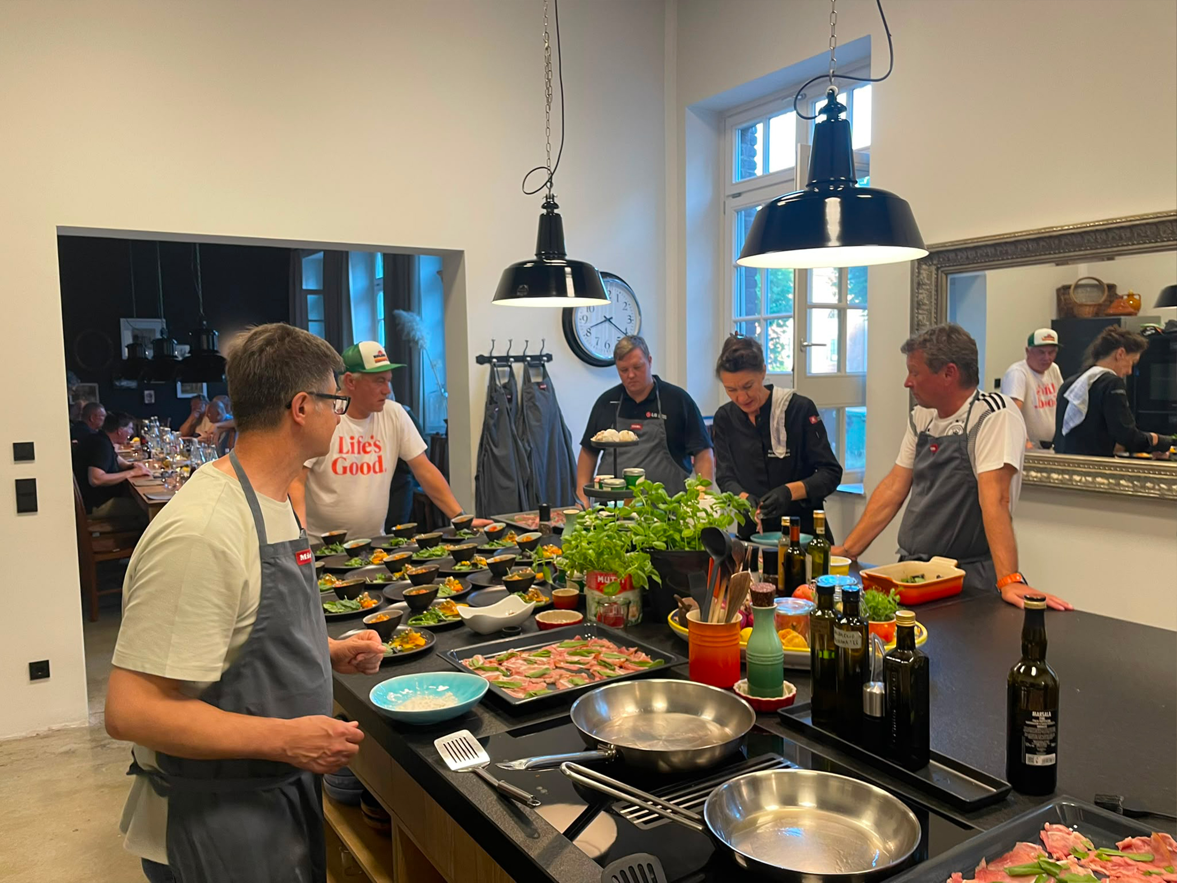Kochinsel, Küchengeräte, Lebensmittelzubereitung, Bistro-Setup, Küchenwerkzeuge