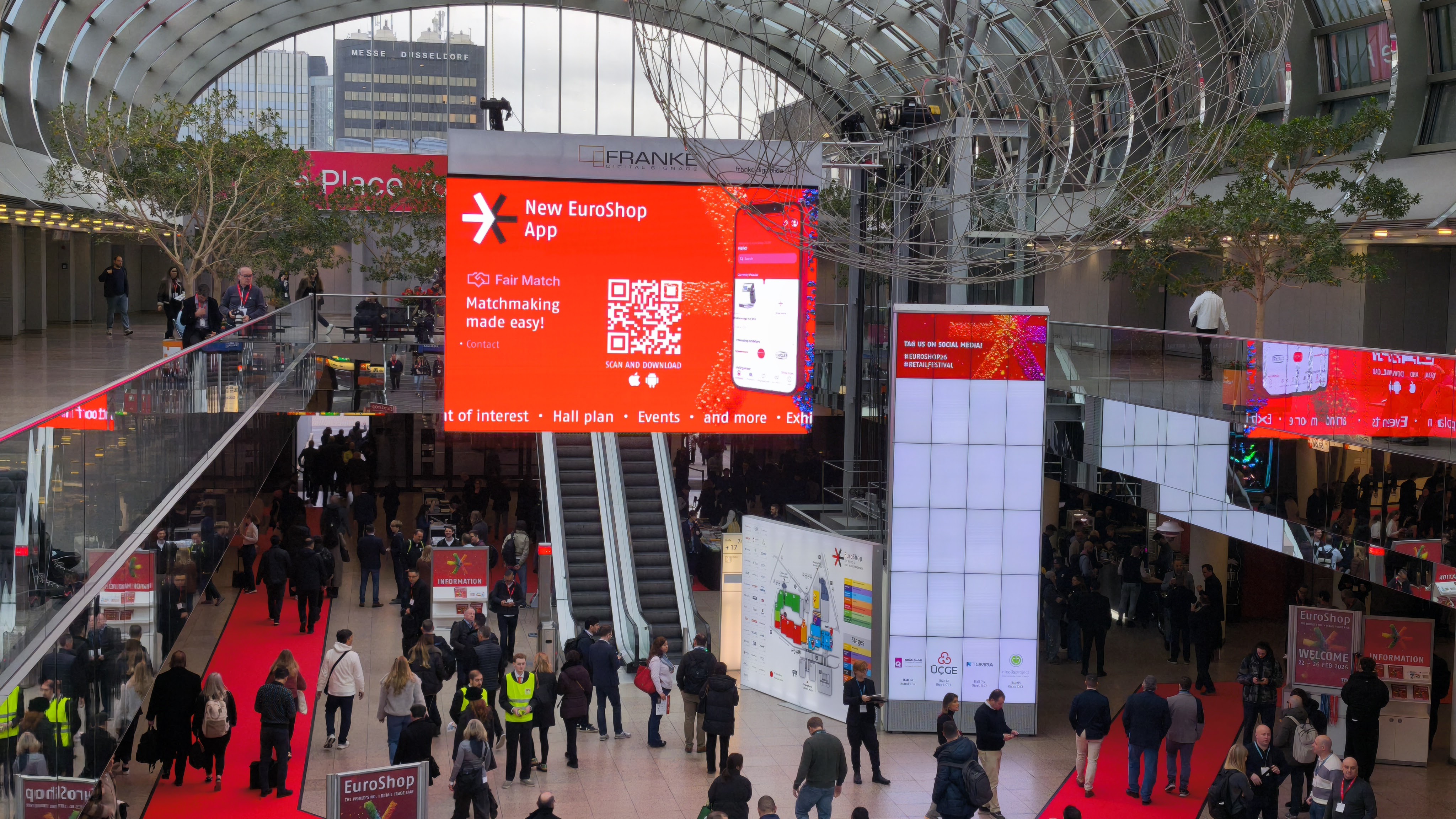 messe, innenraum, digitalanzeige, messegelände, informationstafel