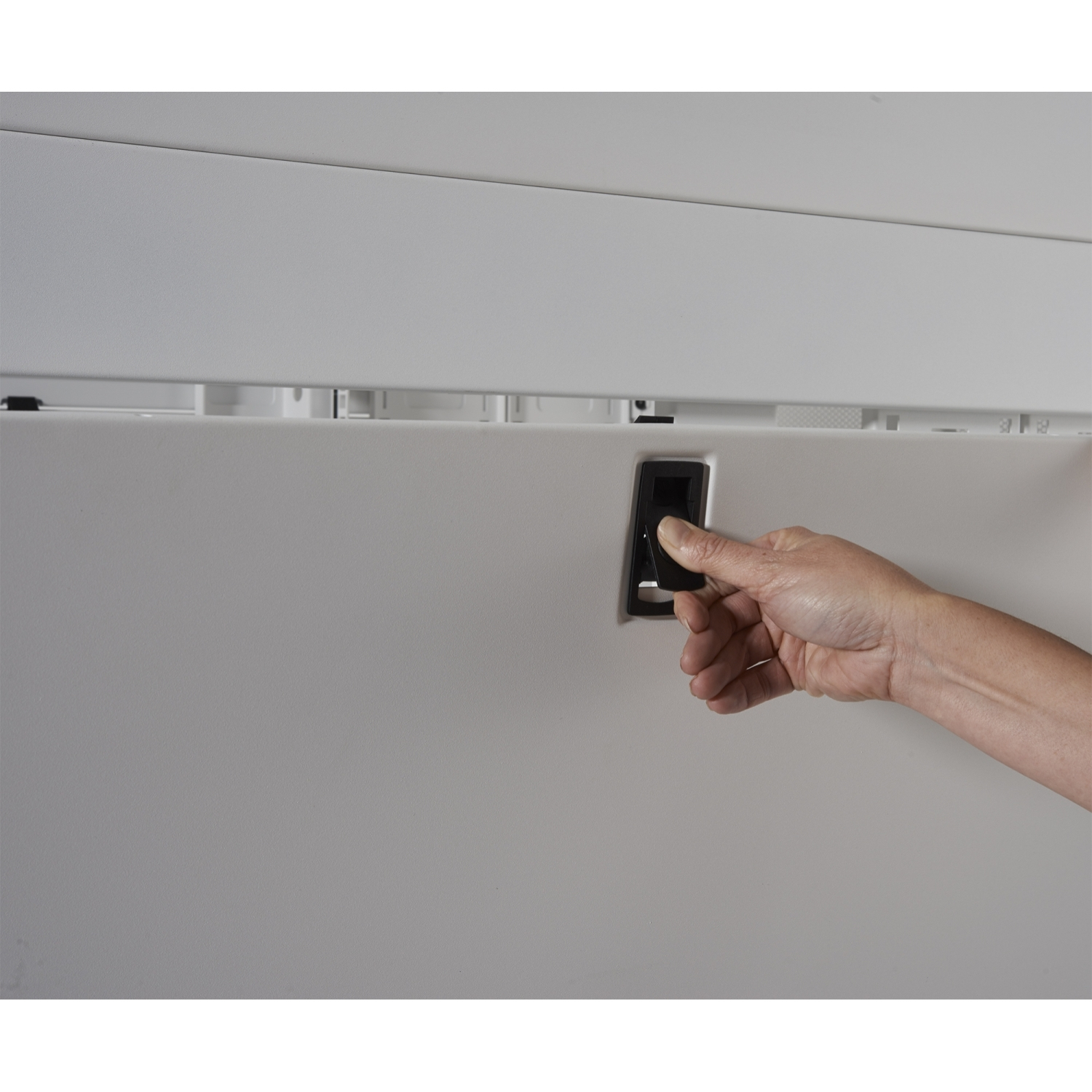APC AR3357W - NetShelter SX 48U 750mm Wide x 1200mm Deep Enclosure, SE White