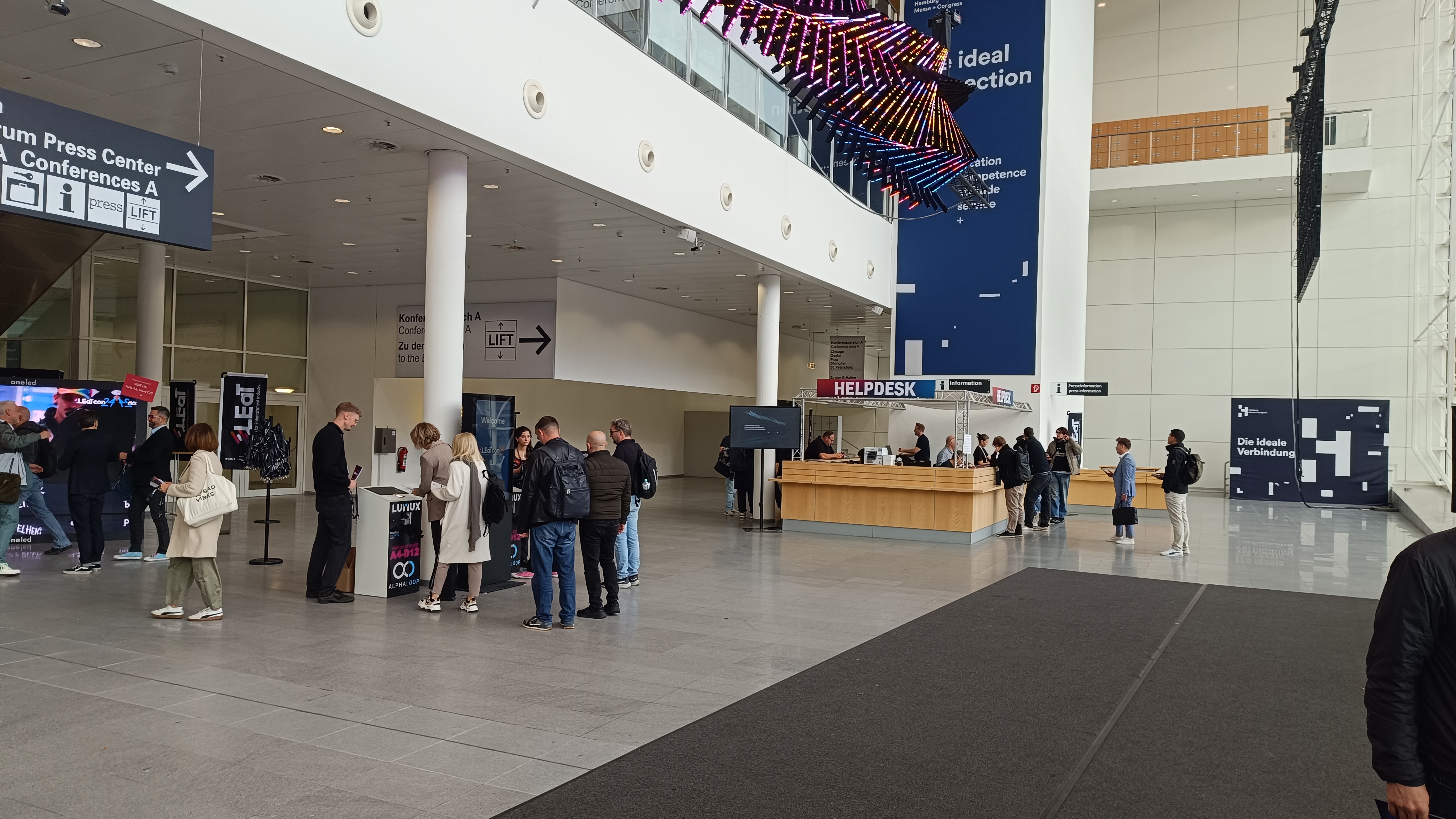Flughafen, Handtasche, Gebäude, Person, Schuh