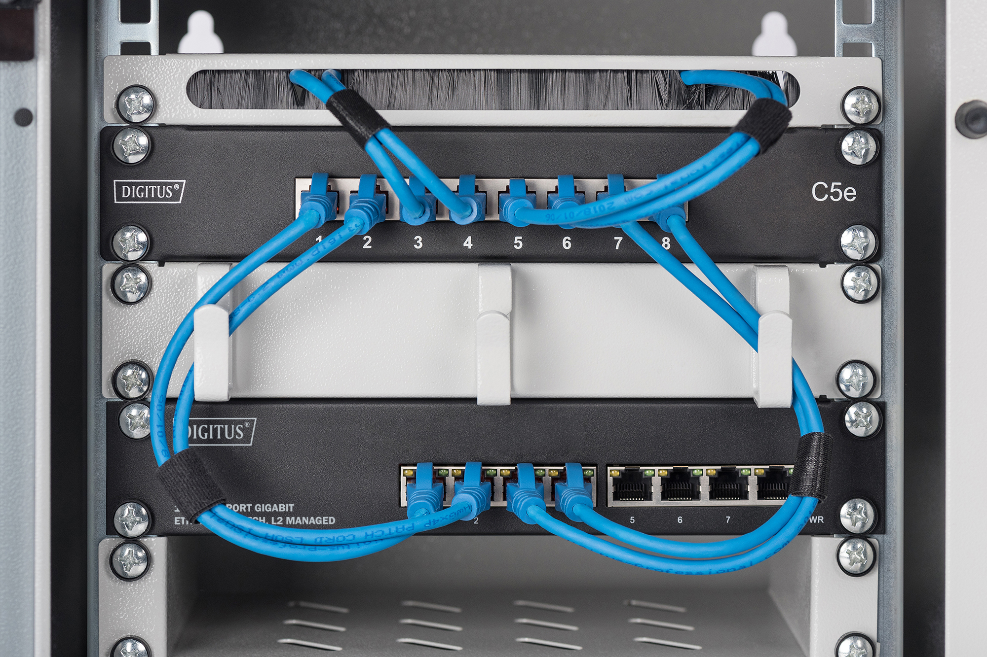 Rack, Vernetzung, Kabel, Blaue Kabel, Patchpanel
