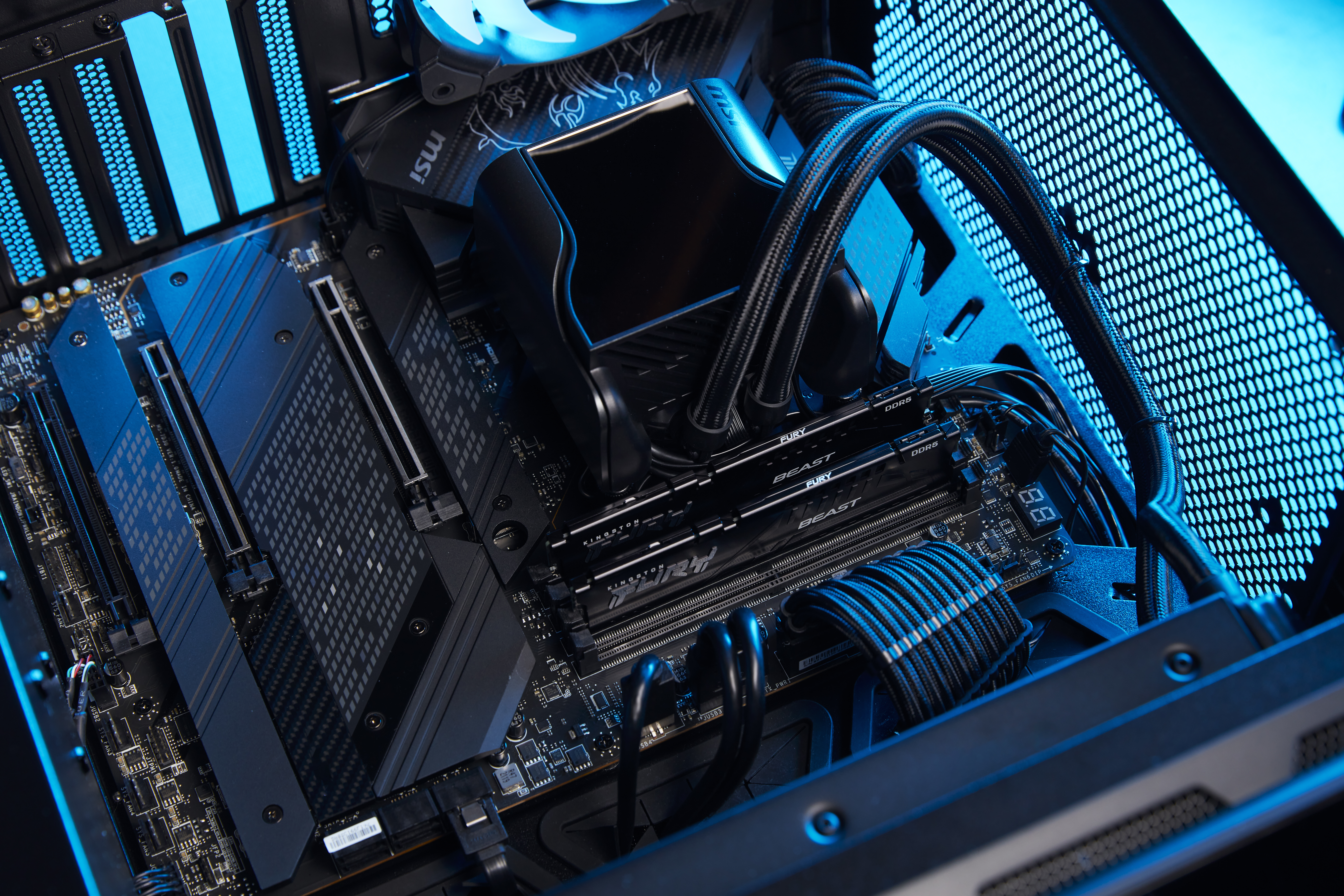 RAM Desktop DDR5 32GB 5600MHz Kingston FURY Beast (KF556C40BB-32) RAM Desktop DDR5 32GB 5600MHz Kingston FURY Beast (KF556C40BB-32)