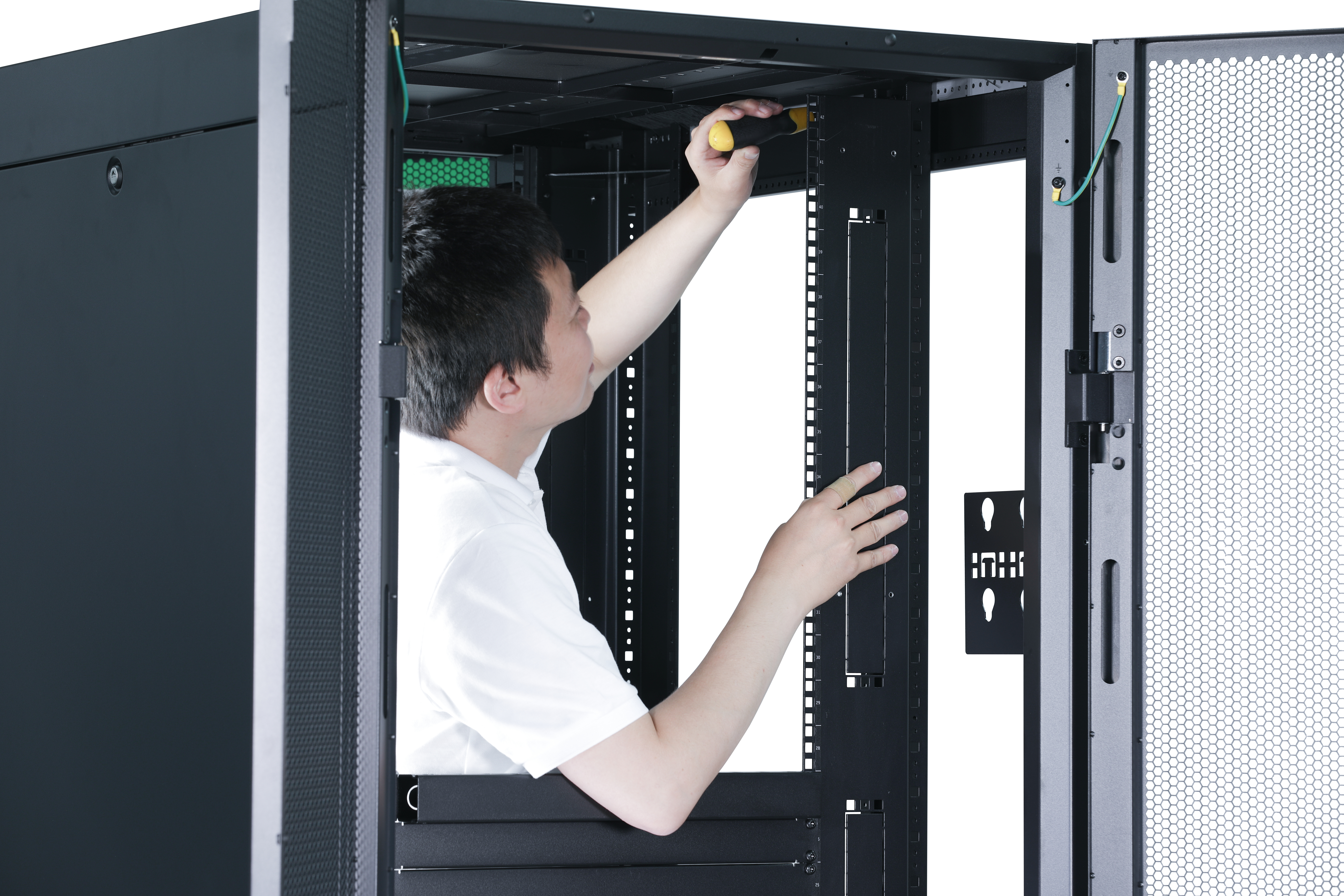APC Easy Rack 600mm/42U/800mm with Roof, Side panel,castors,feet and 4 Brackets, No Bottom, black