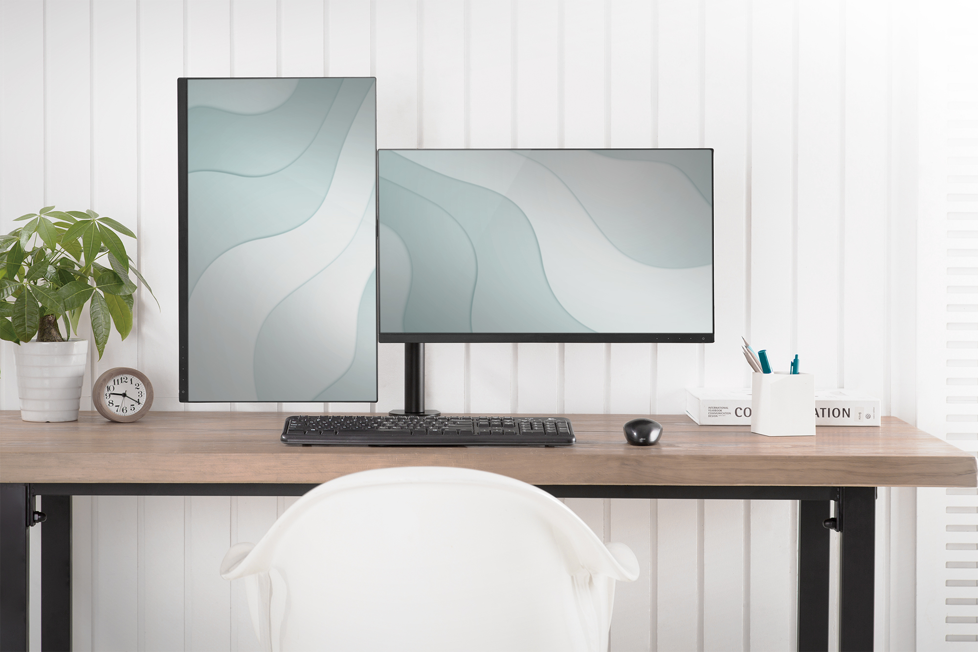 Schreibtisch, All-in-One-PC, Monitor, Tastatur, Pflanze