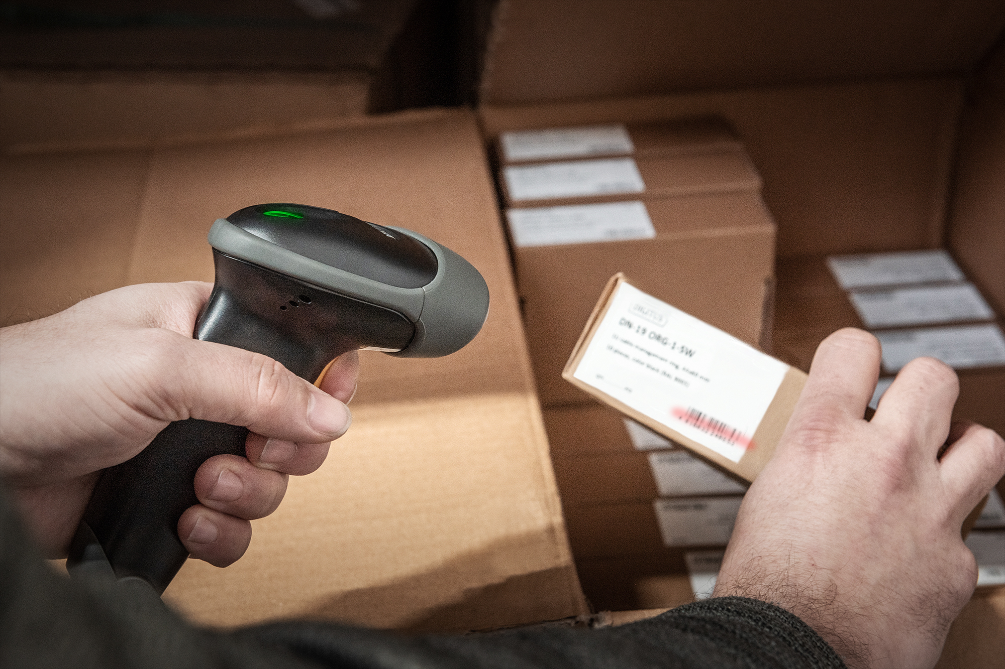 Barcode-Scanner, Hand-heldes Gerät, Griffstück, Grüner Indikator, Kartenbarcode