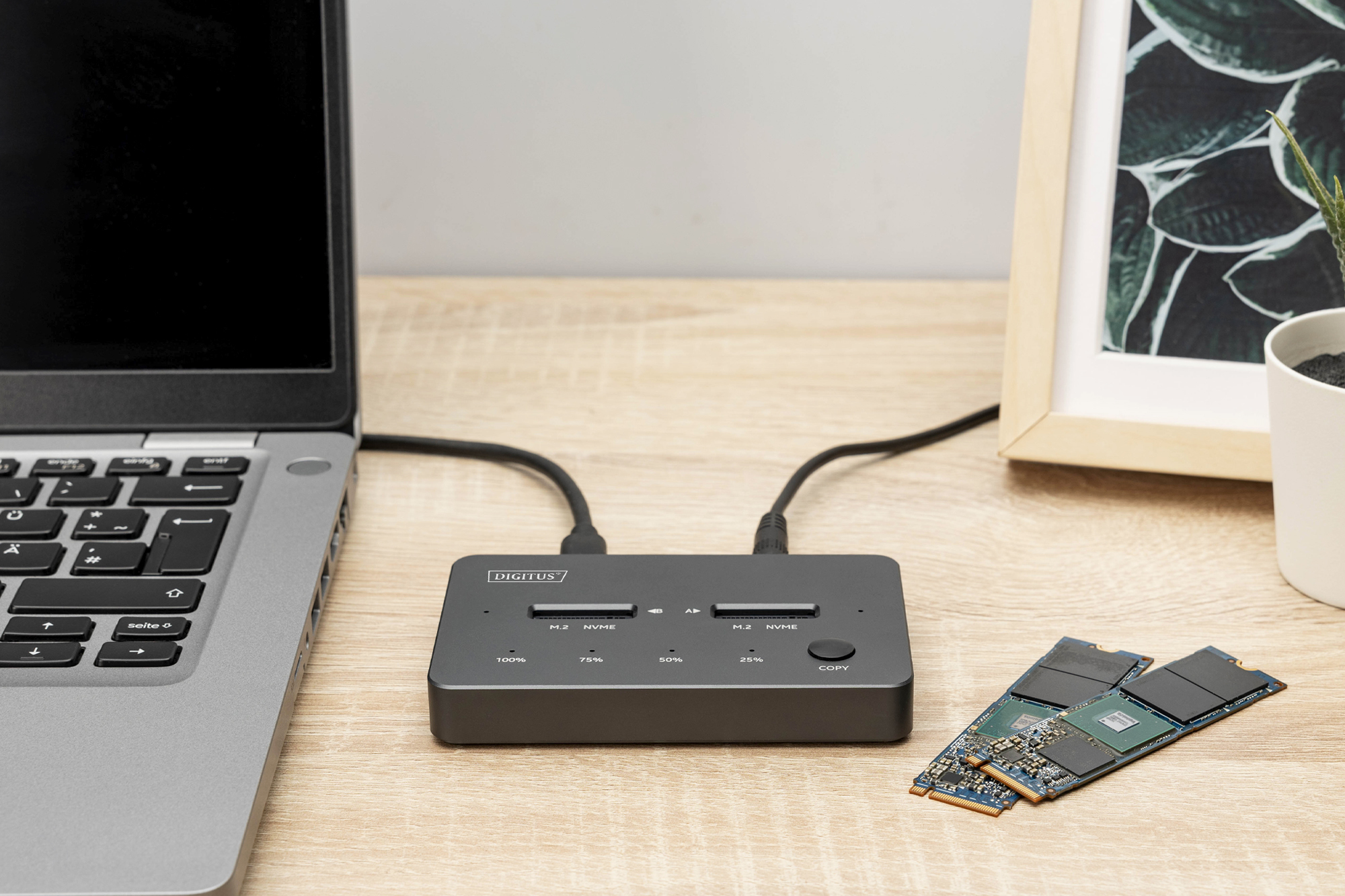 Docking station, Laptop, RAM sticks, SSD-Adapter, Speichermodule