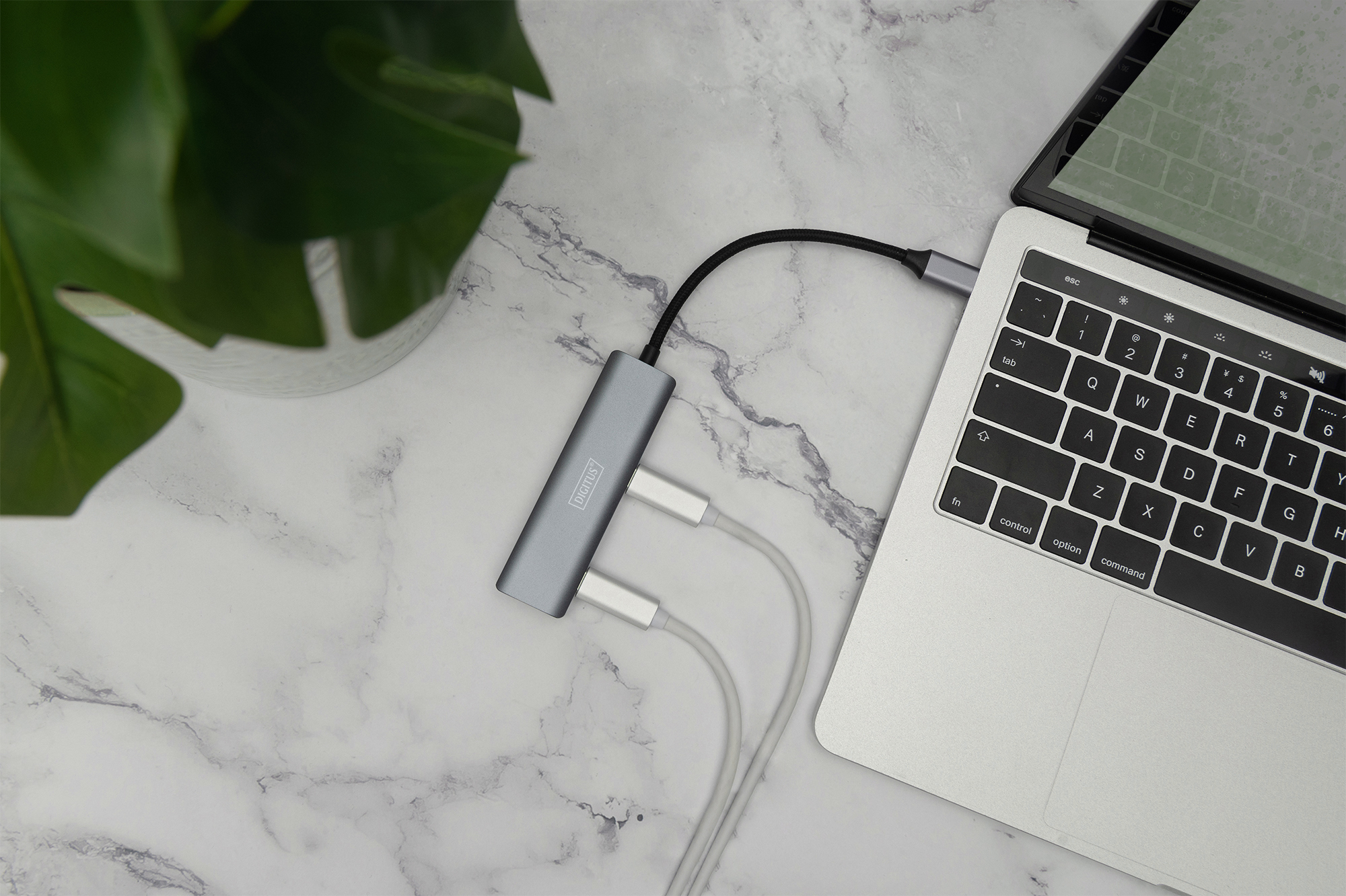 usb-c hub, dongle, laptop, macbook, kabel