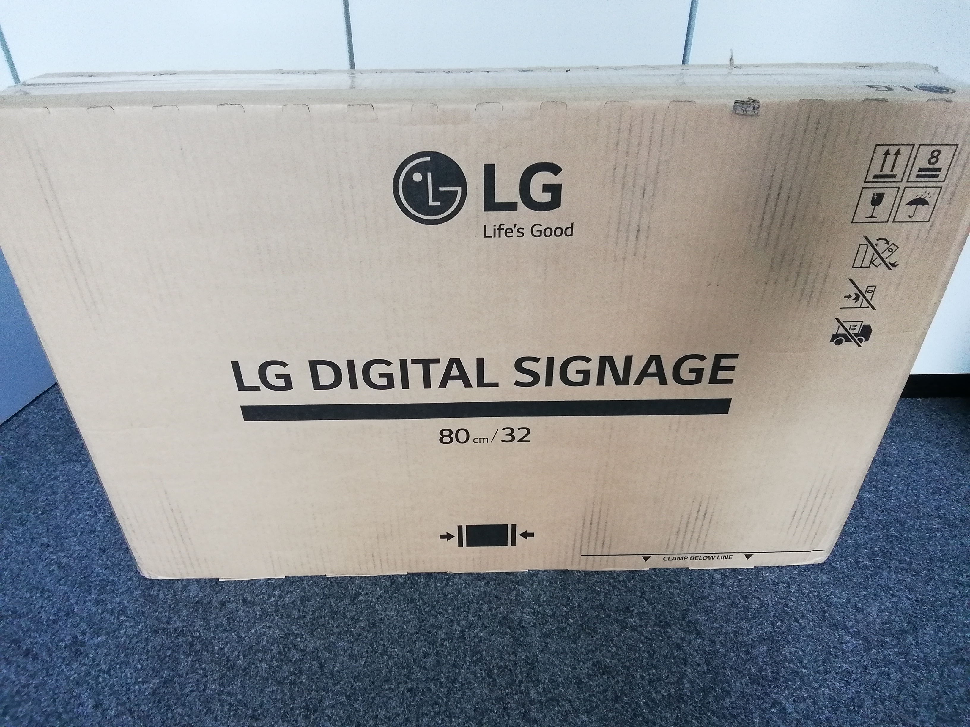 LG Prof. Display 32TA3E-B touch*
