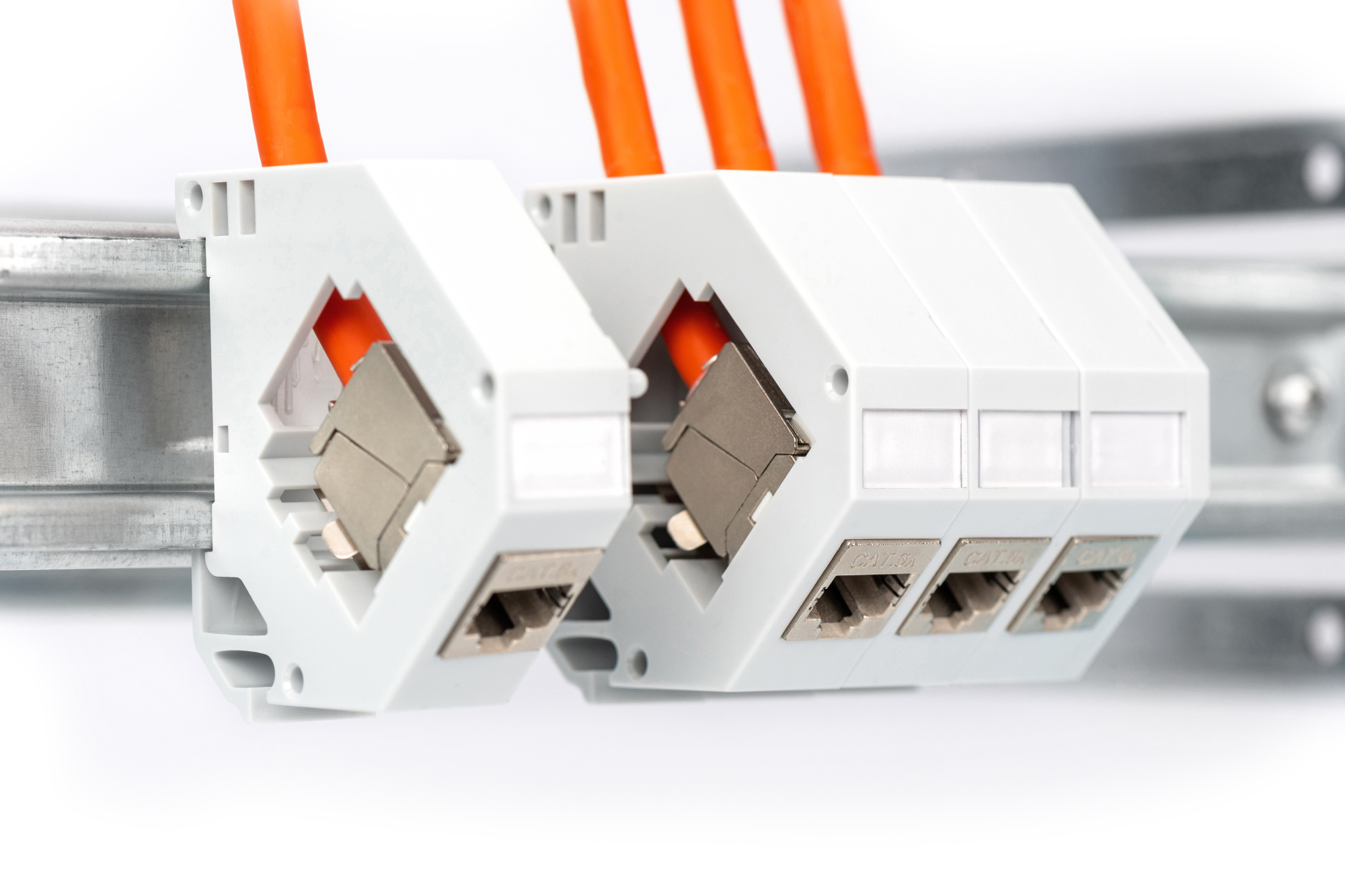DIGITUS AN-25186 Keystone Gehäuse für Hutschienen Montage, IP20