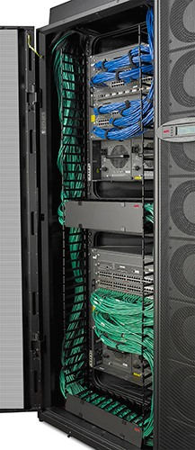 APC NetShelter SX Netzwerkgehäuse mit schwarzen Seitenteilen