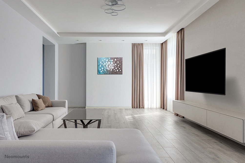 Wohnzimmer, Sofa, TV, Wandbild, Vorhänge