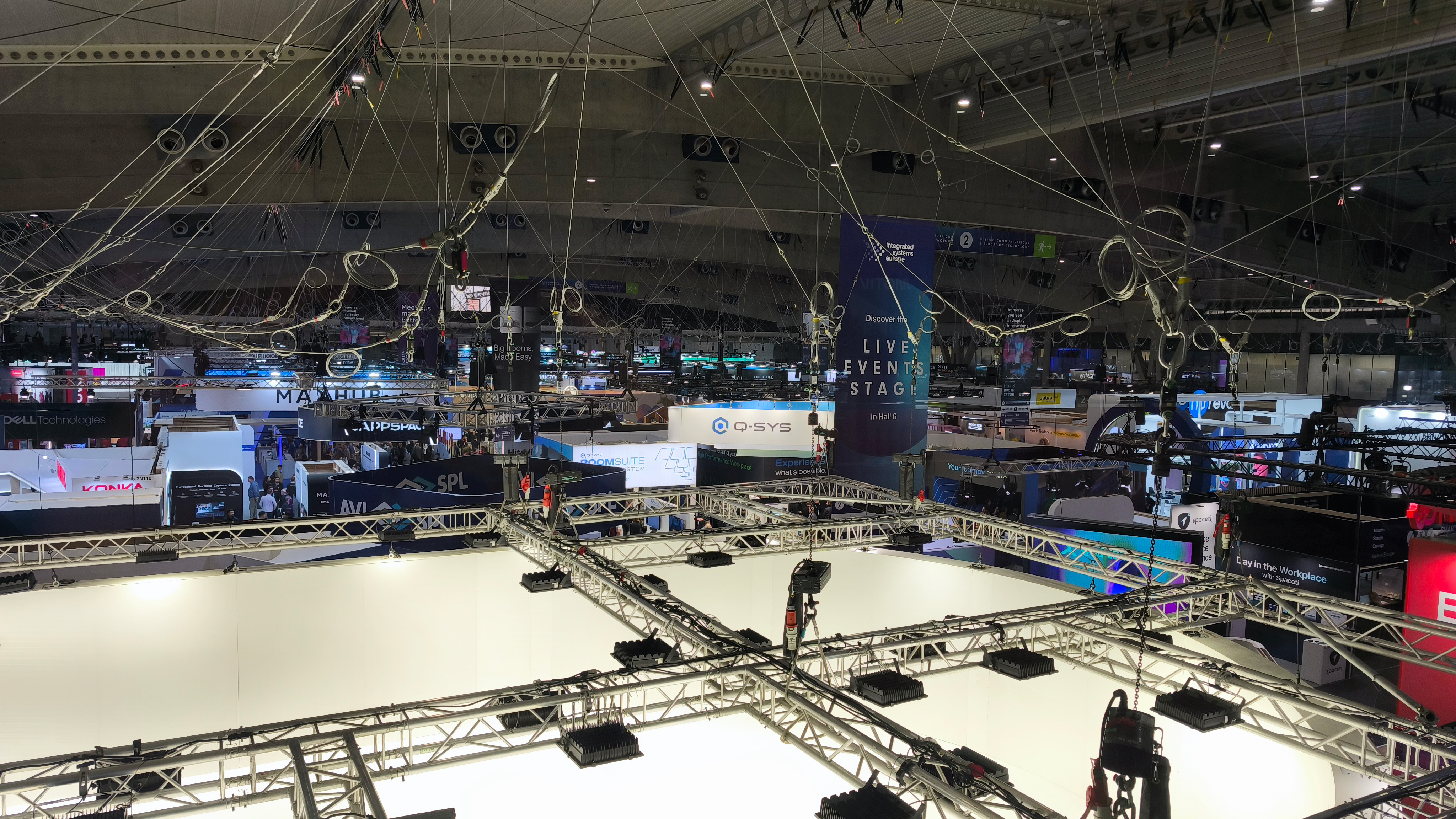 Beleuchtung, Person, Computerausrüstung, Elektronik, Hardware