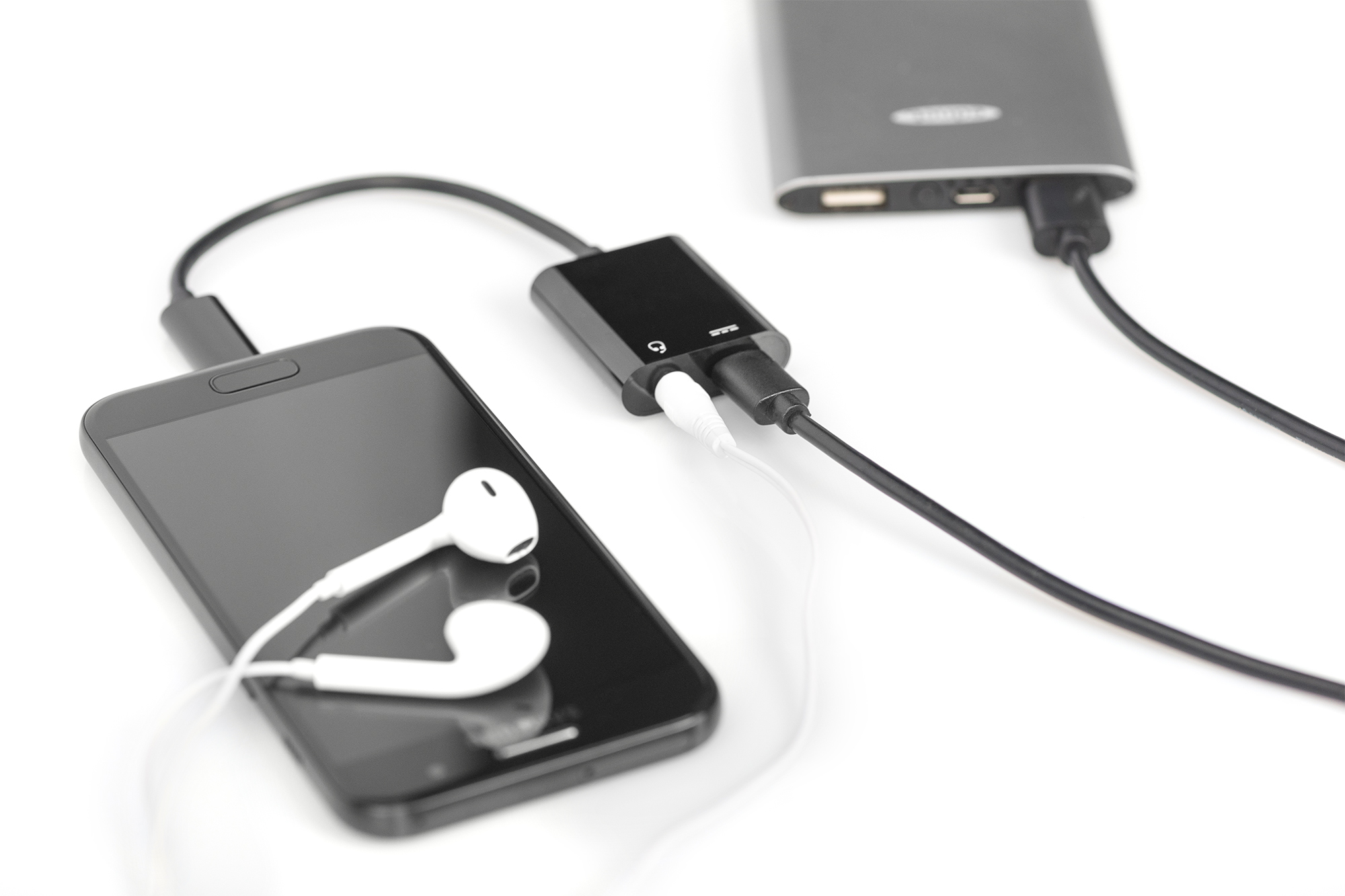 smartphone, earphones, Ladekabel, Adapter, Powerbank