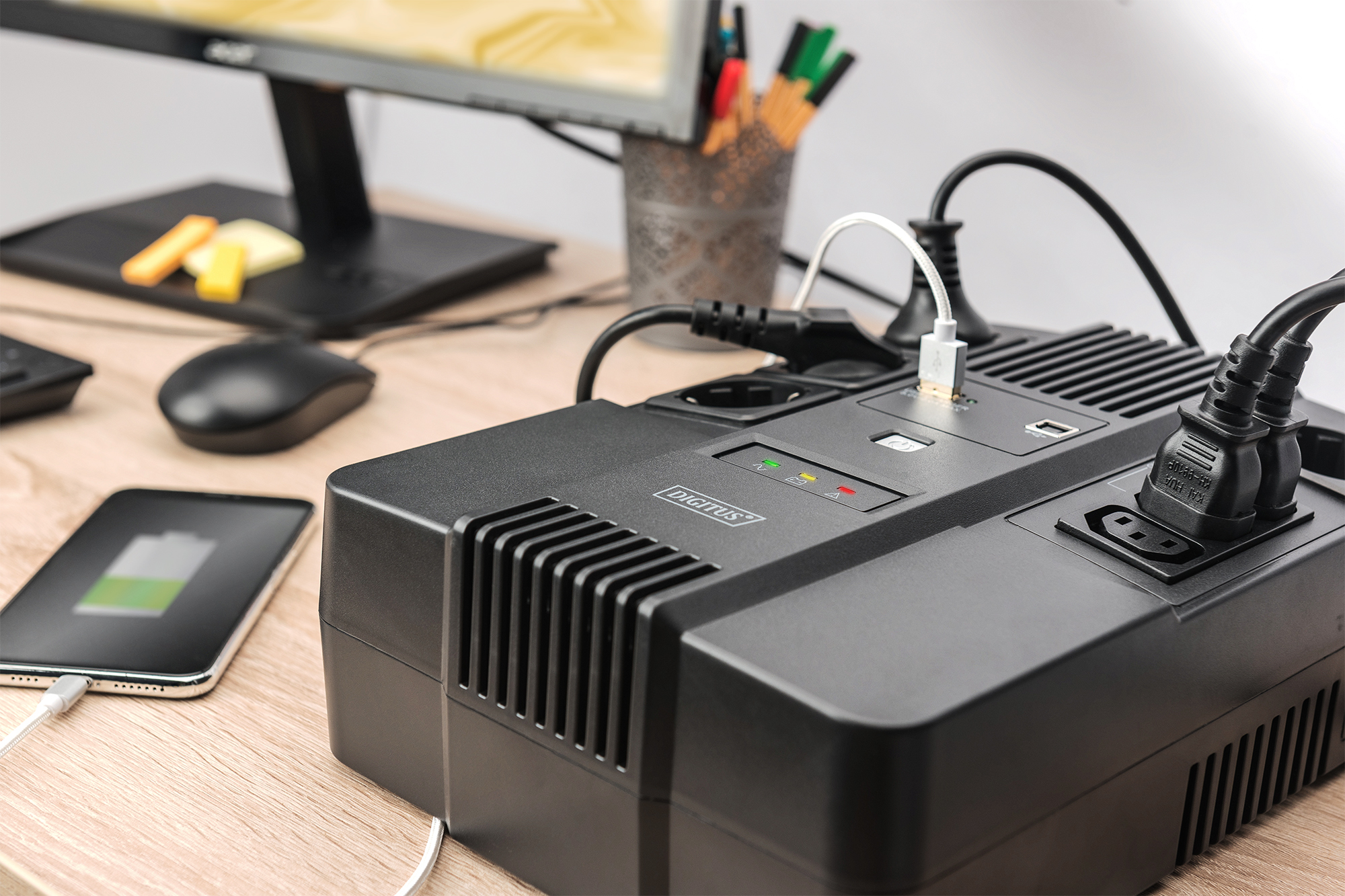 USV, USV-Backup, Stromversorgung, Desktop-Computer, Ladeport