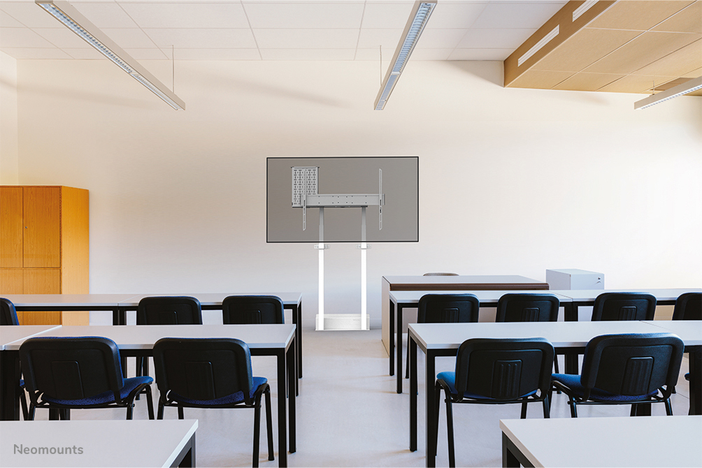 Klassenzimmer, Lehrraum, Tafel/Monitor, Tische, Stühle