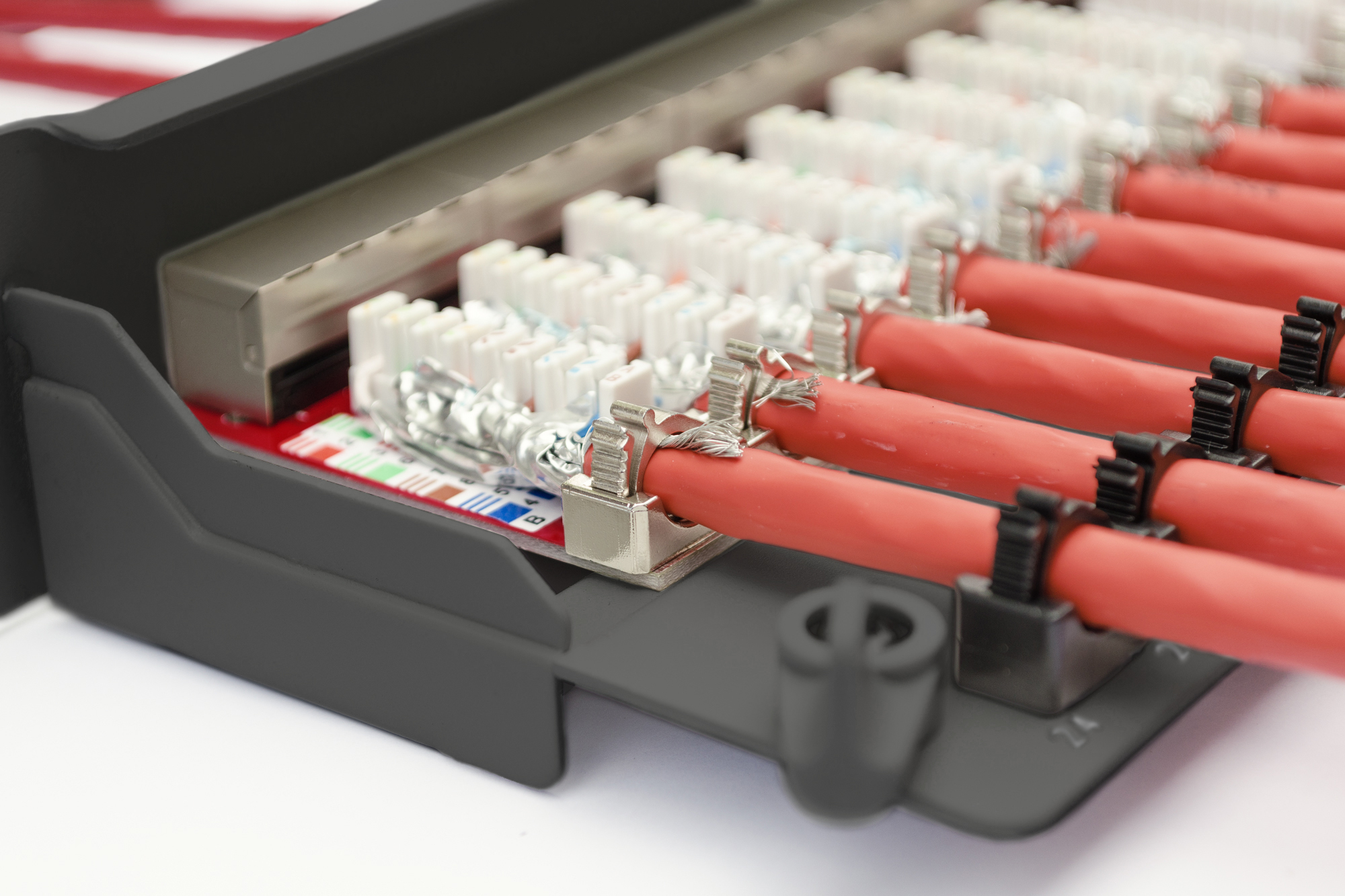 DIGITUS Patch Panel CAT 6A geschirmt 24-Port 1HE   inkl. Staubschutz  8P8C Schwarz RAL 9005 DN-91624S-EA-B