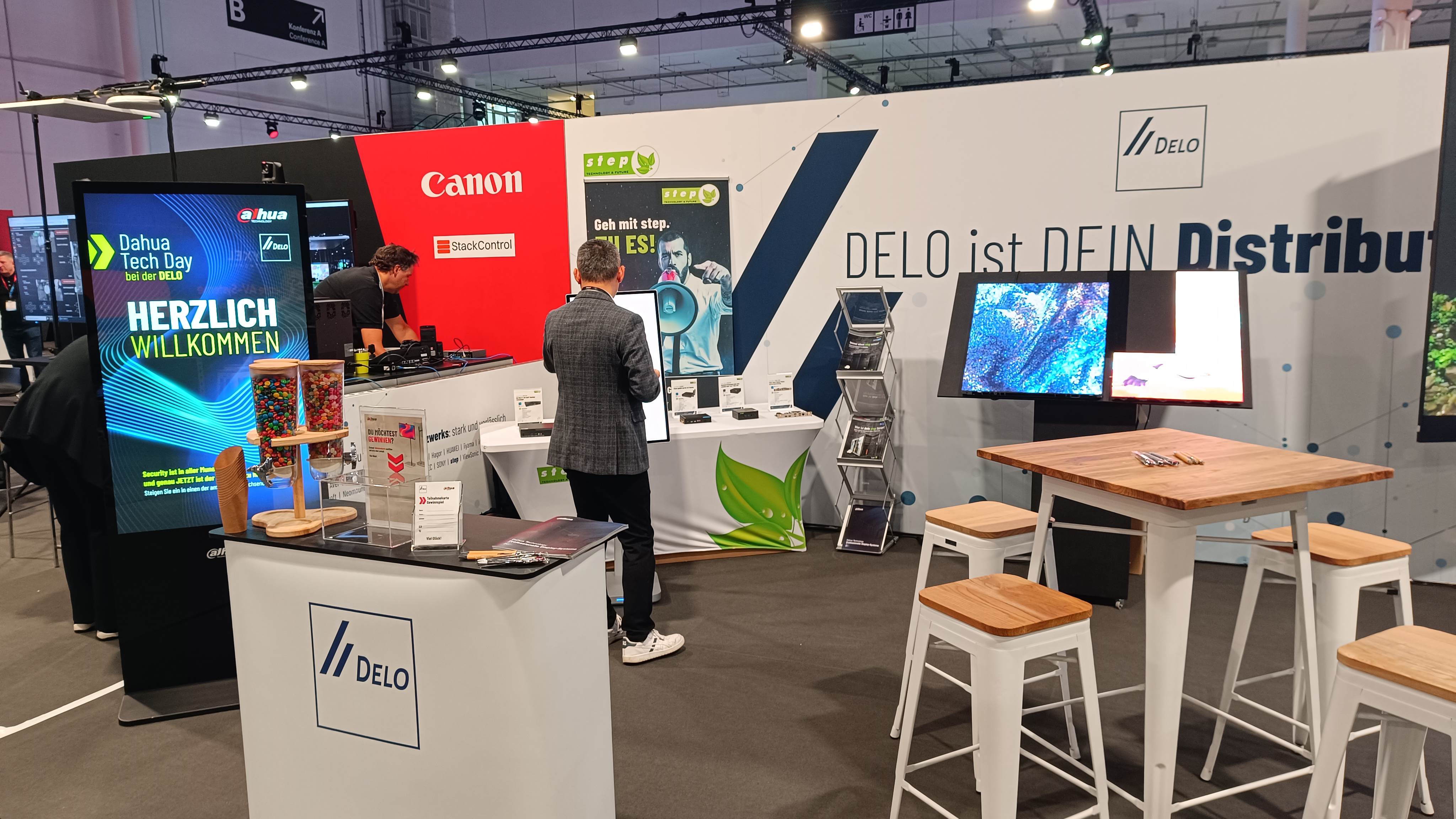 Tabelle, Schreibtisch, Person, Drinnen, Schuh