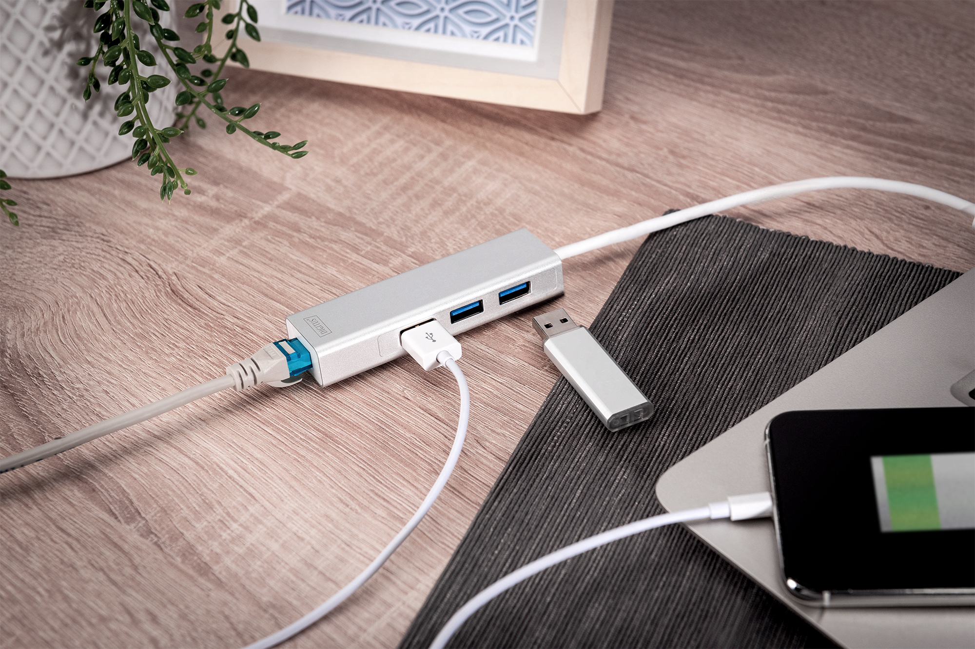 DIGITUS DA-70250-1 USB 3.0 3-Port Hub & Gigabit LAN-Adapter