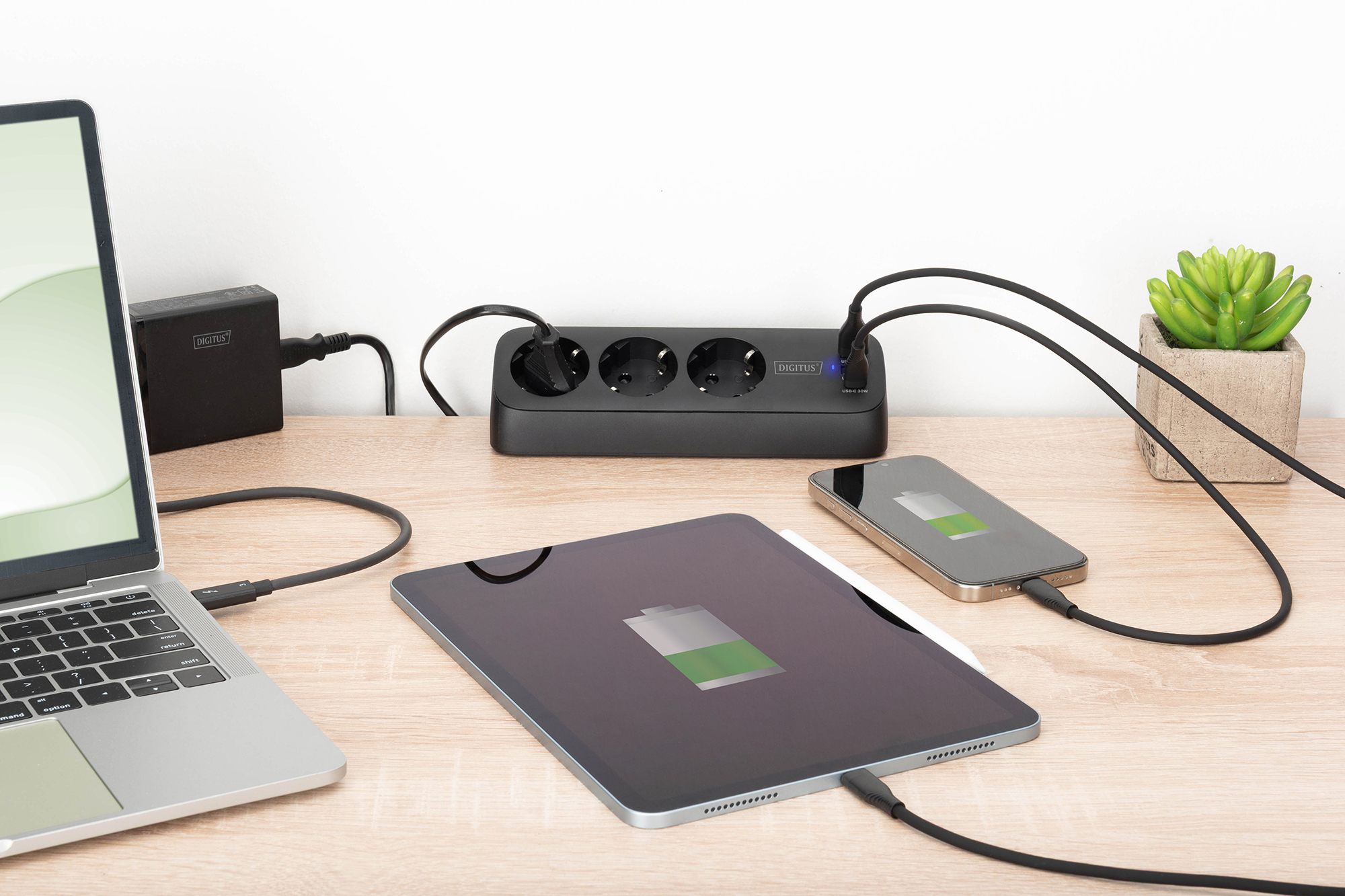 Mehrfachsteckdugel, Überspannungsschutz, USB-Laden, Schreibtisch-Setup, Steckdosenleiste