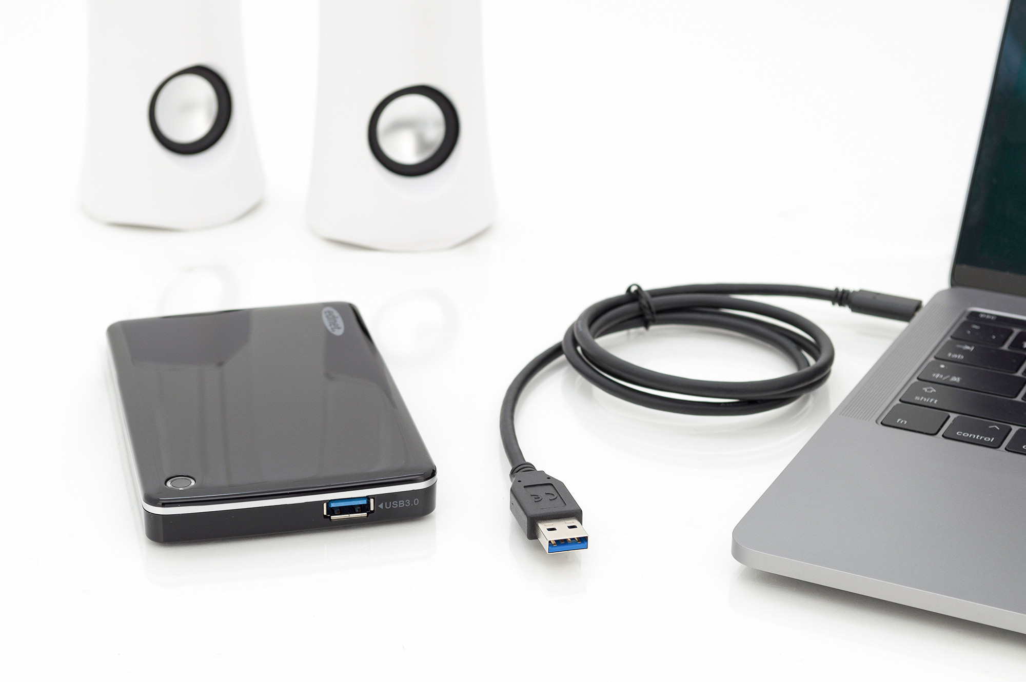 externer-speaker, bluetooth-einheit, ssd-gehäuse, usb-c-kabel, laptop-zubehör