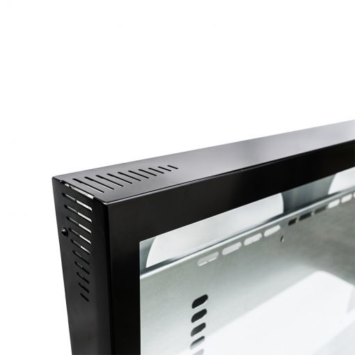 Kamin, schwarzes Metall, Glasfront, Lüftungsschlitze
