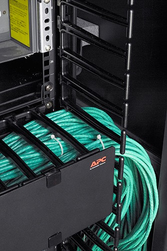 APC AR3140 - NetShelter SX 42U 750mm Wide x 1070mm Deep Networking Enclosure mit Sides Black