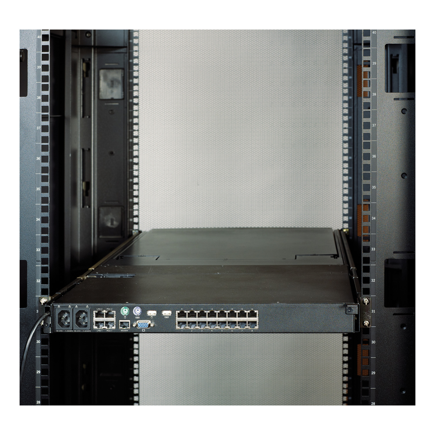 Server rack, Networking switch, Rackmount, Fansless hardware, Metal chassis