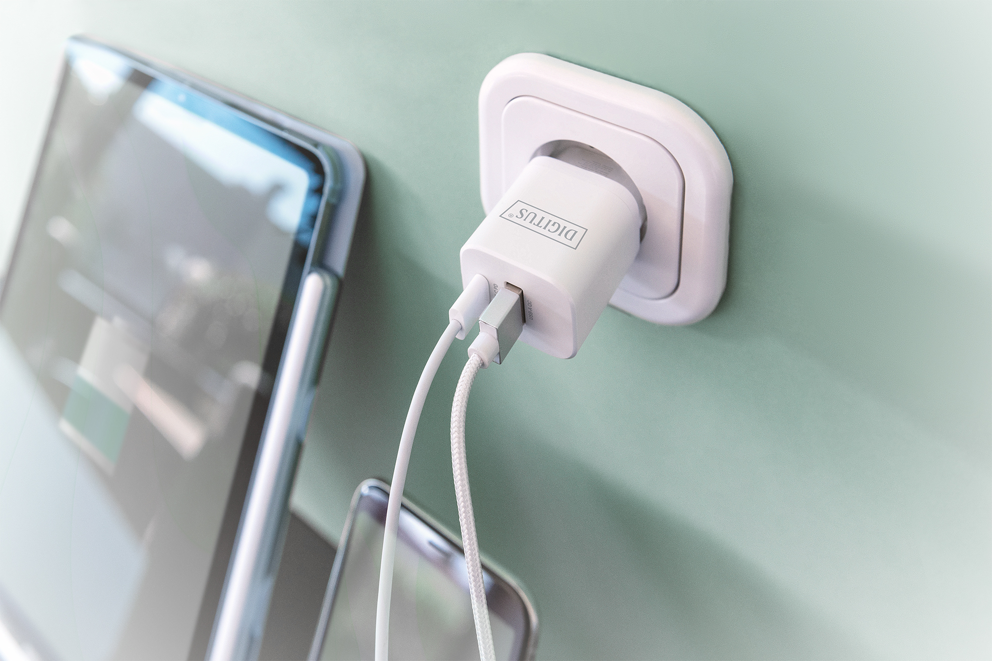 DIGITUS DA-10062 USB Ladegerät 1x USB-A / 1x USB-C, 30W