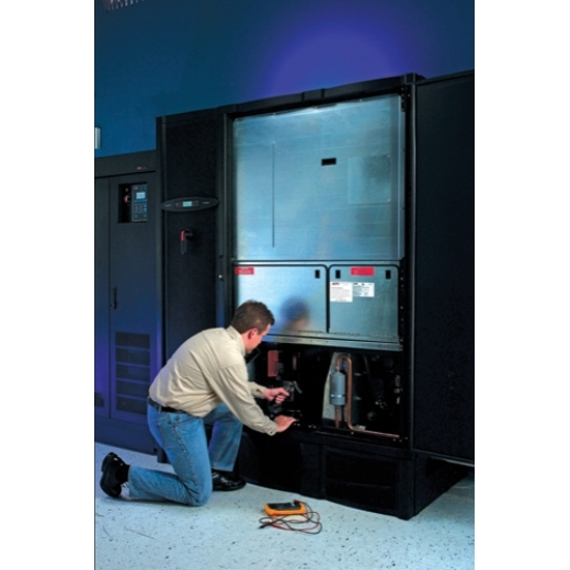 APC Quarterly Preventative Maintenance 5X8 for NetworkAIR CW >87 kW Hosen, Erwachsener, Männlich, Mann, Person