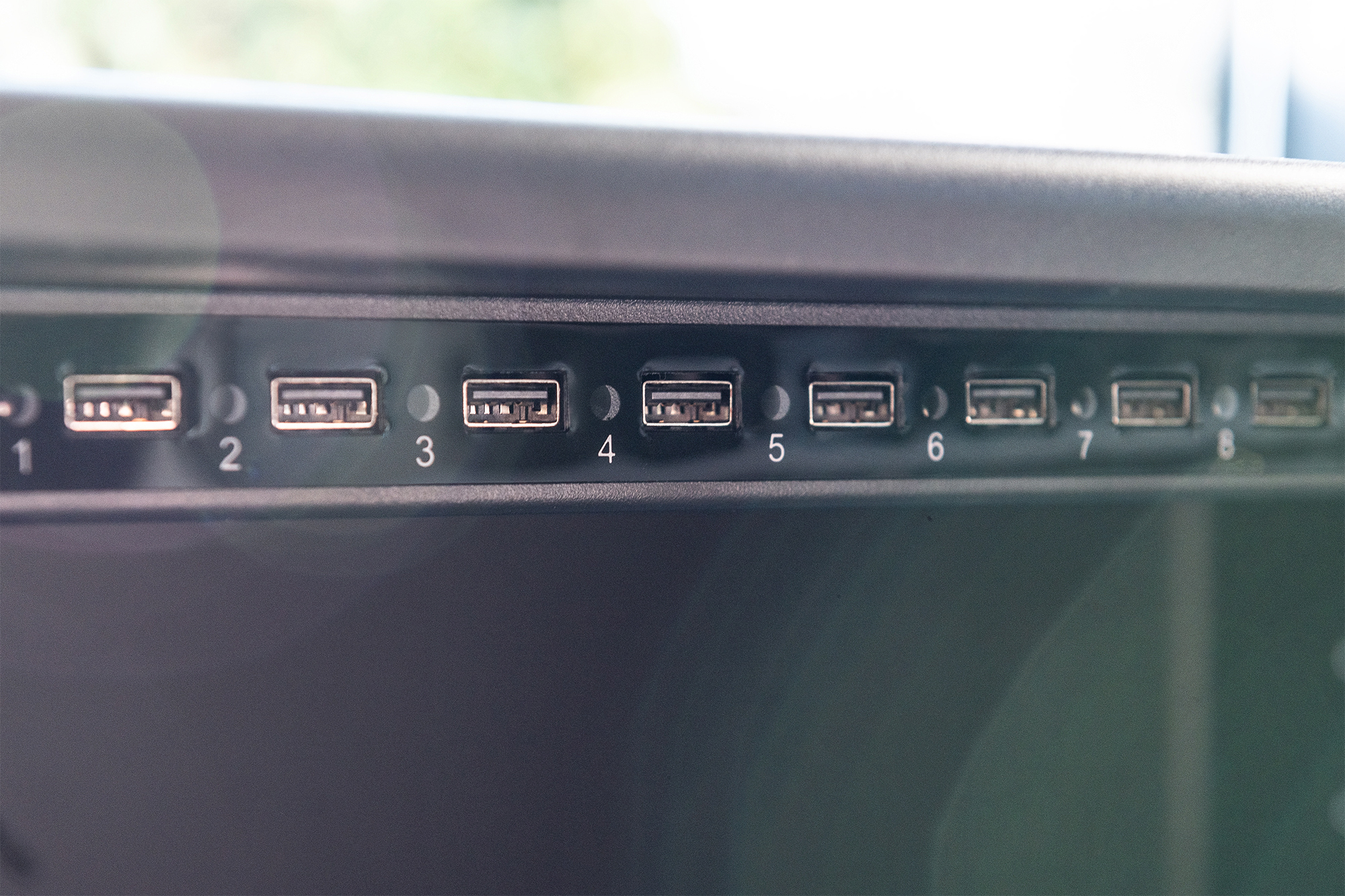 USB-A Hub, Anschlüsse, 8-Port, Vorderseite, Panel