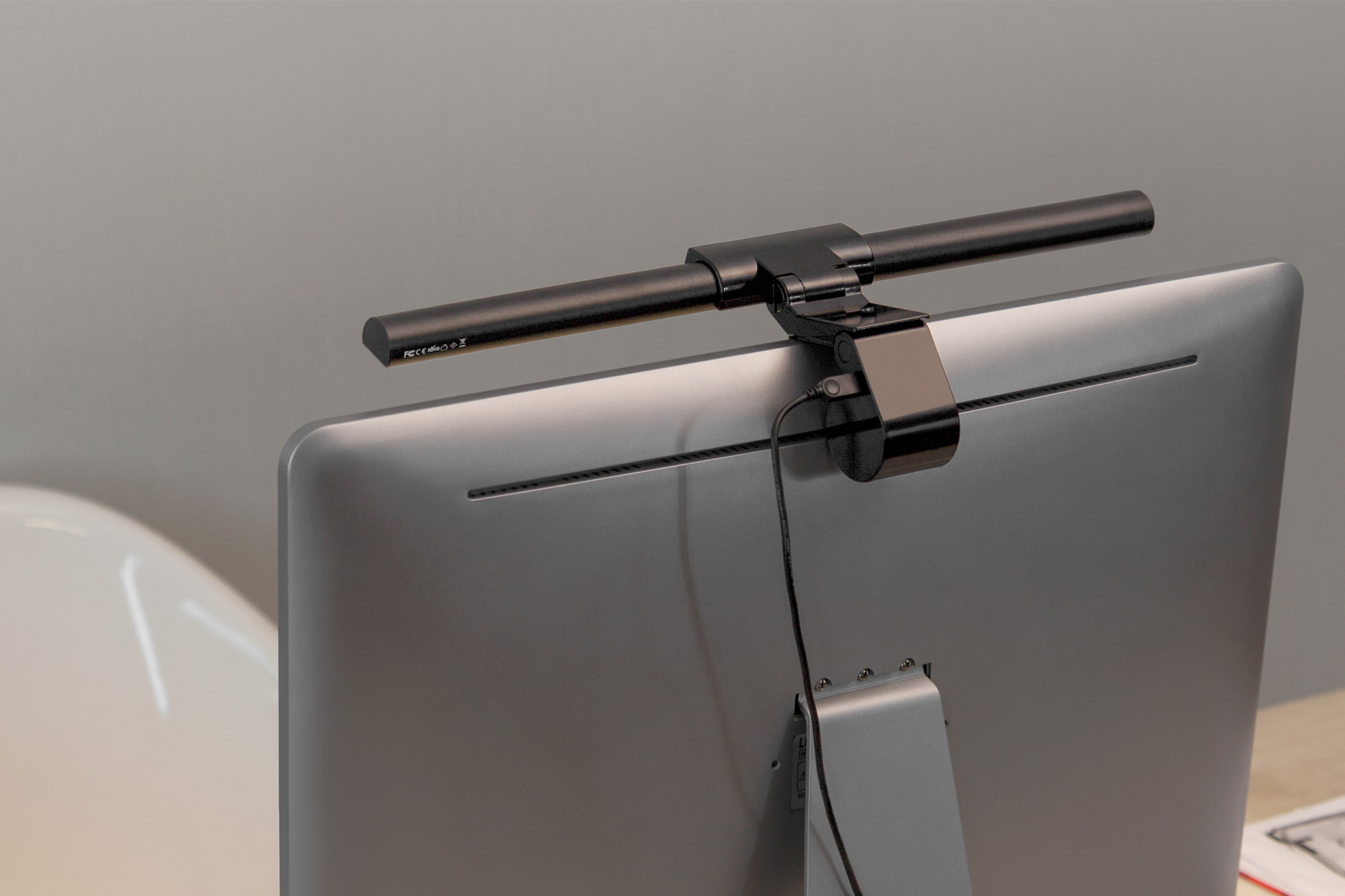 DIGITUS DA-90415 LED Monitor-Leuchte mit Klemmbefestigung DIGITUS DA-90415 LED Monitor-Leuchte mit Klemmbefestigung