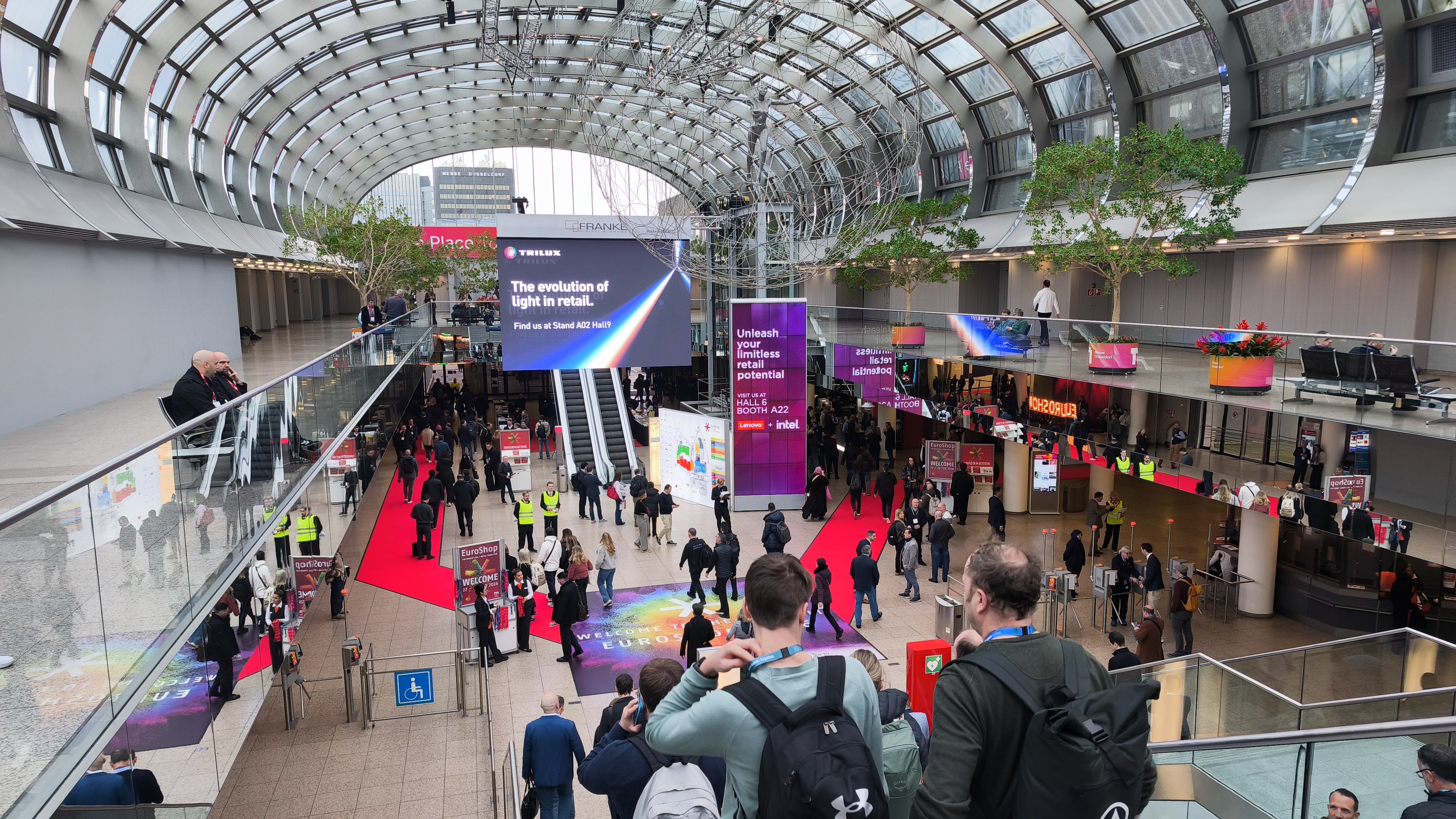 messe, innenraum, messegelände, branding-stand, rote teppich