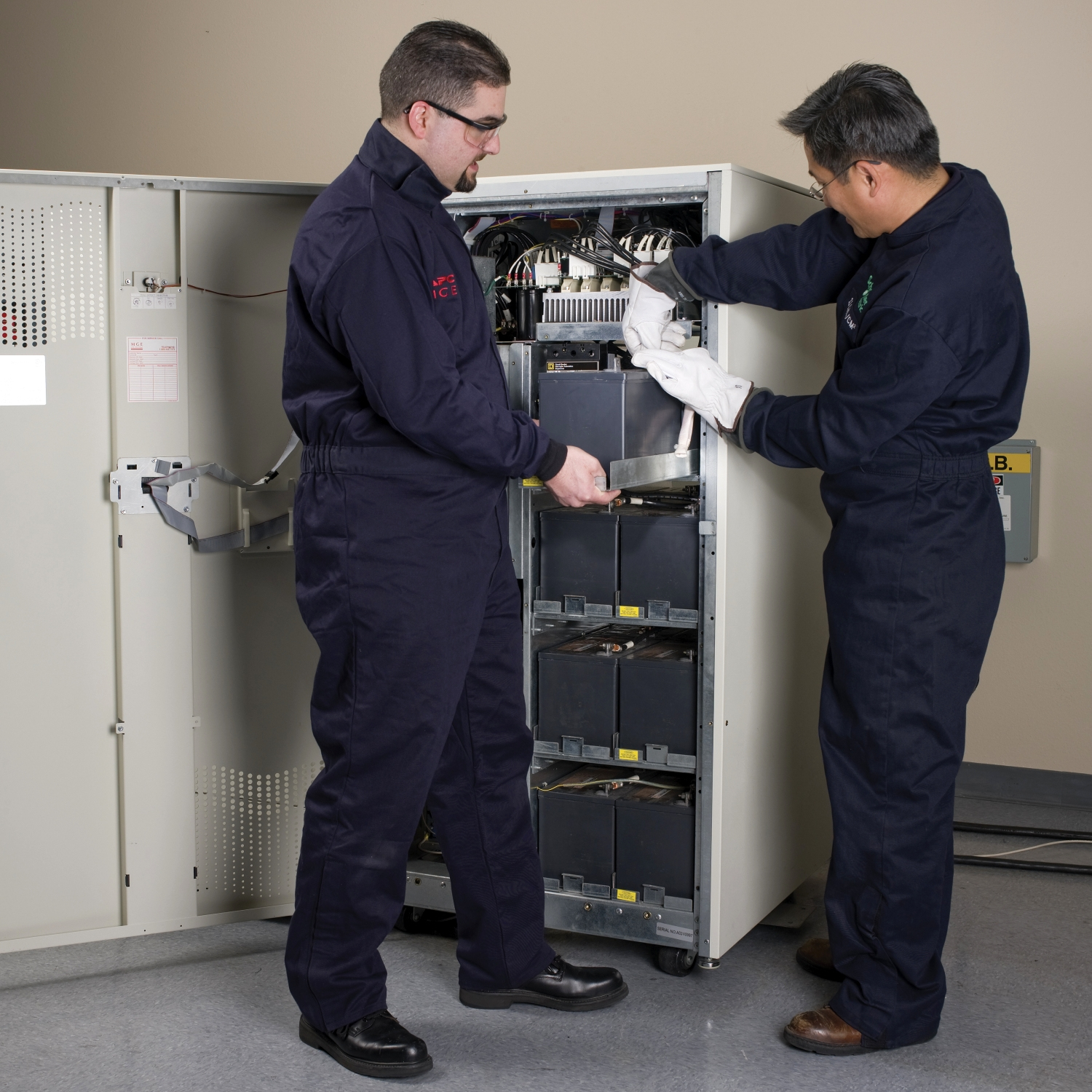 Serverrack, Elektrikschrank, Batterieblock, Wartung, Techniker