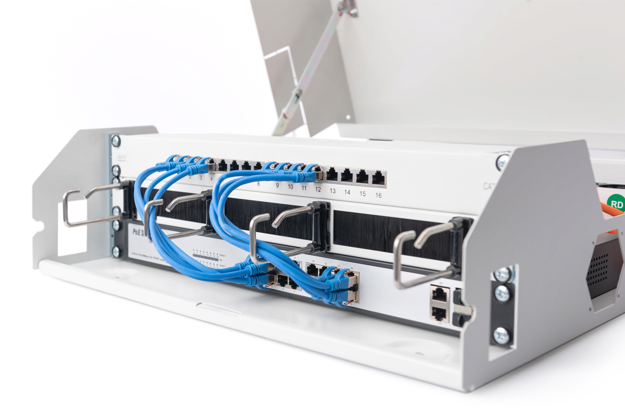 netzwerk switch, ethernet-panel, RJ45-Ports, kabel management, server-hardware