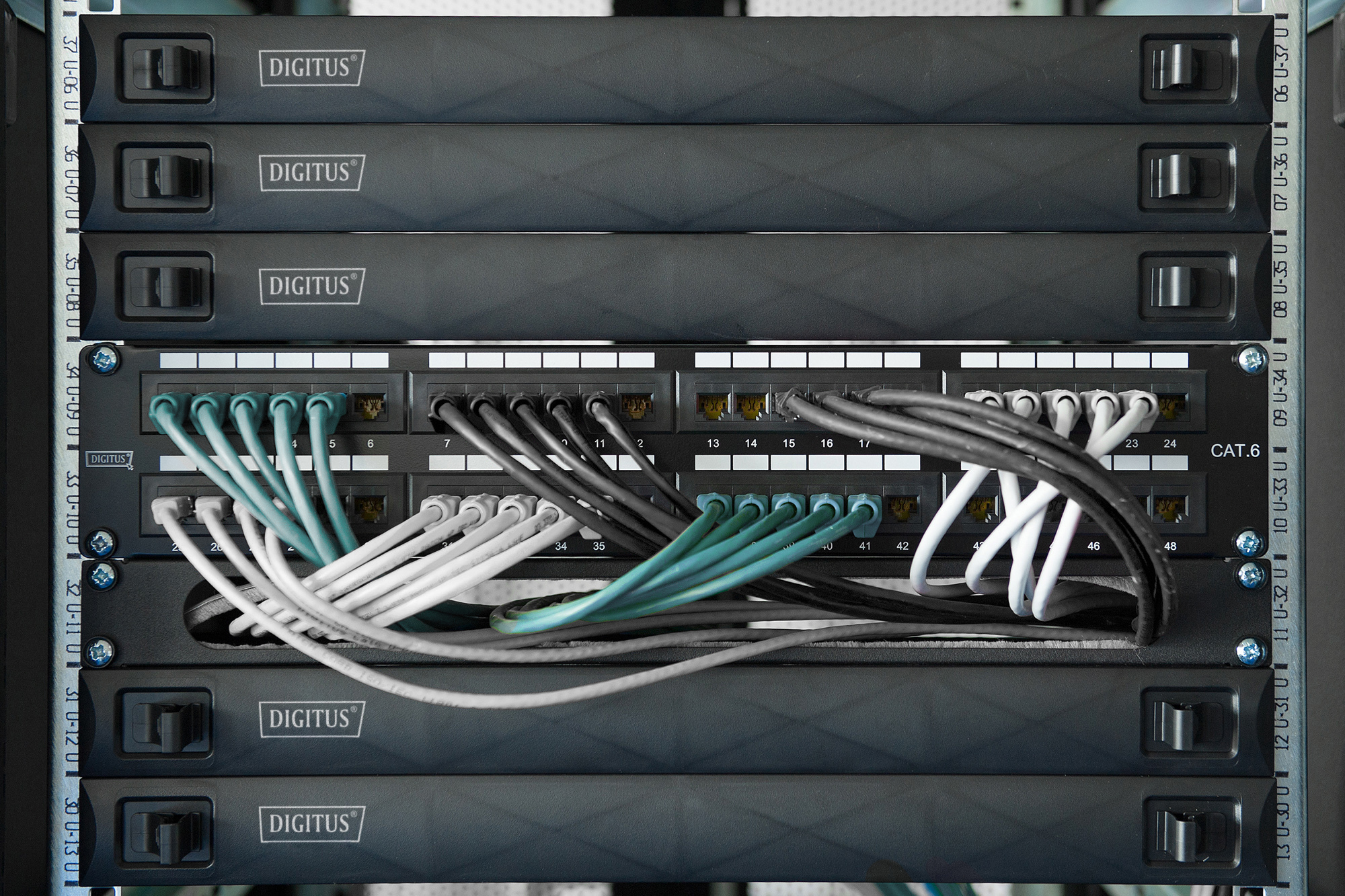 DIGITUS DN-93617-48 CAT 6A Keystone Modul, geschirmt mit intelligentem Kabelmanager - 48 Stk. DIGITUS DN-93617-48 CAT 6A Keystone Modul, geschirmt mit intelligentem Kabelmanager - 48 Stk.