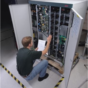 APC (1) Additional Contract PM Visit 5X8 for (1) Easy UPS 3L 300kVA UPS Elektronik, Hardware, Computer, Person, Computerausrüstung