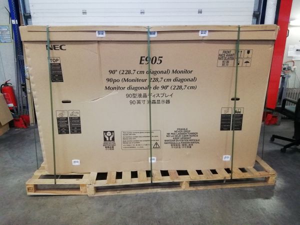 NEC Large Format Display E905